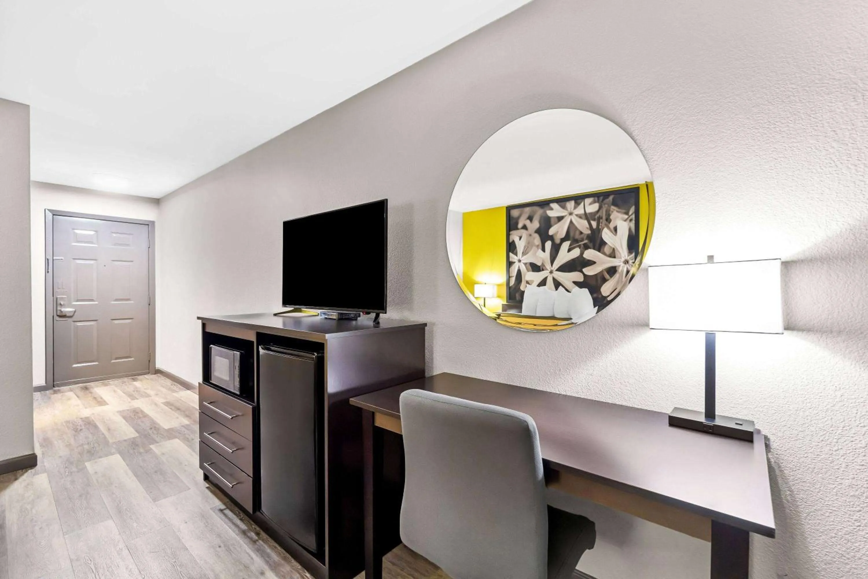 Bed in Super 8 by Wyndham Paragould