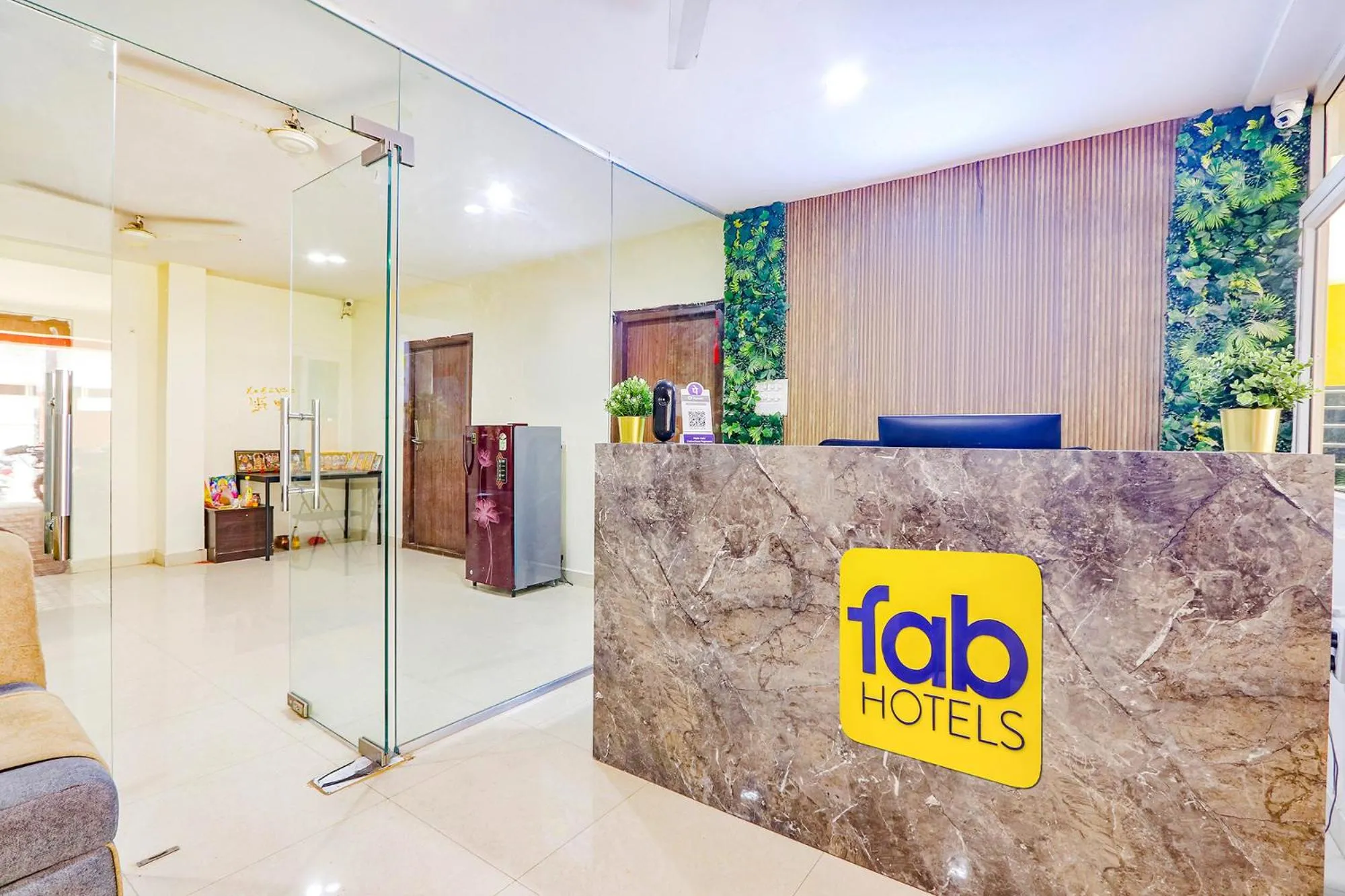 FabHotel Blue Spring
