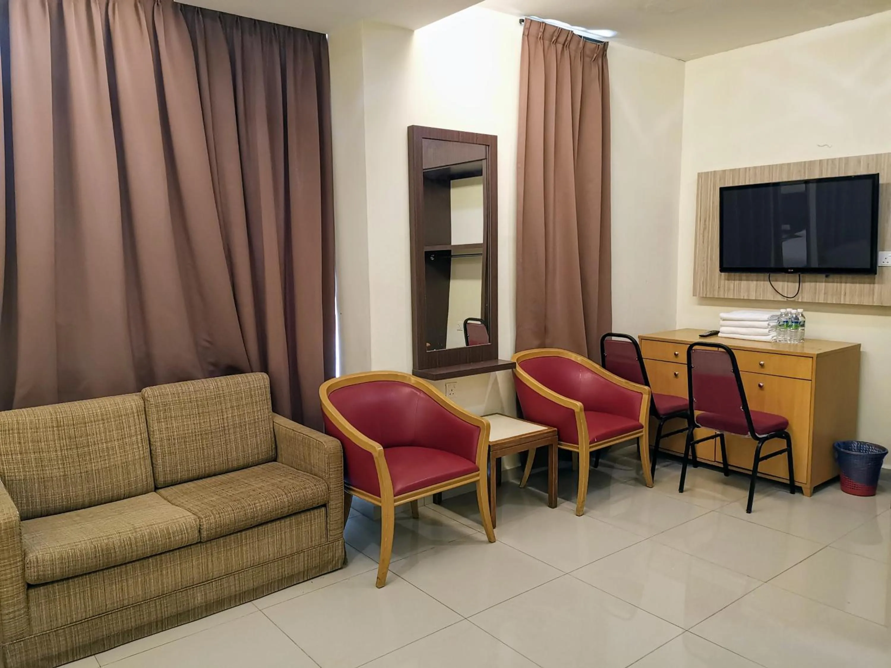 Seating area in Hotel Centre Point Tampin