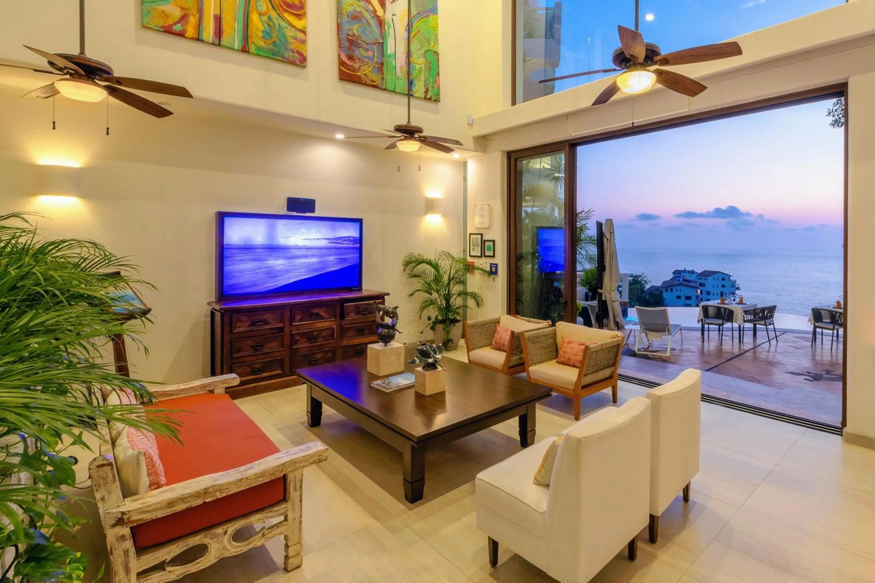 Communal lounge/ TV room in Villa Divina Luxury Boutique - Adults Only