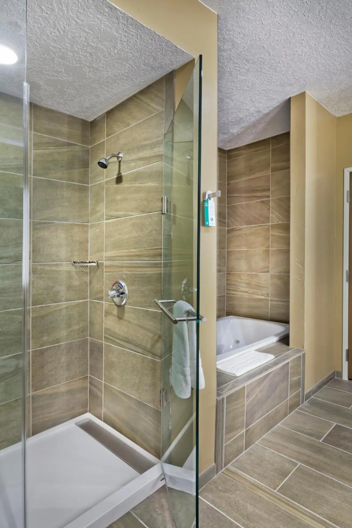 Shower in Shoshone Rose Casino & Hotel