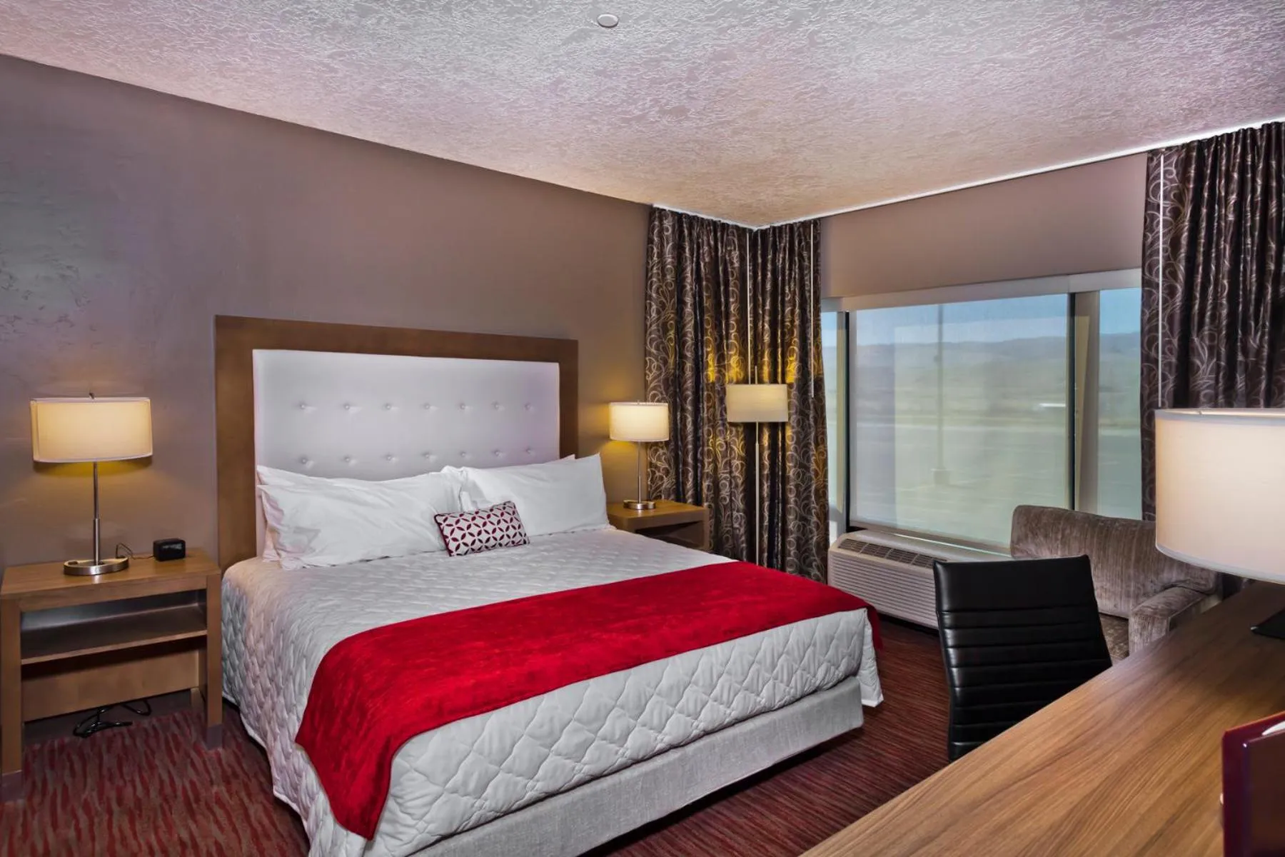 Bed in Shoshone Rose Casino & Hotel