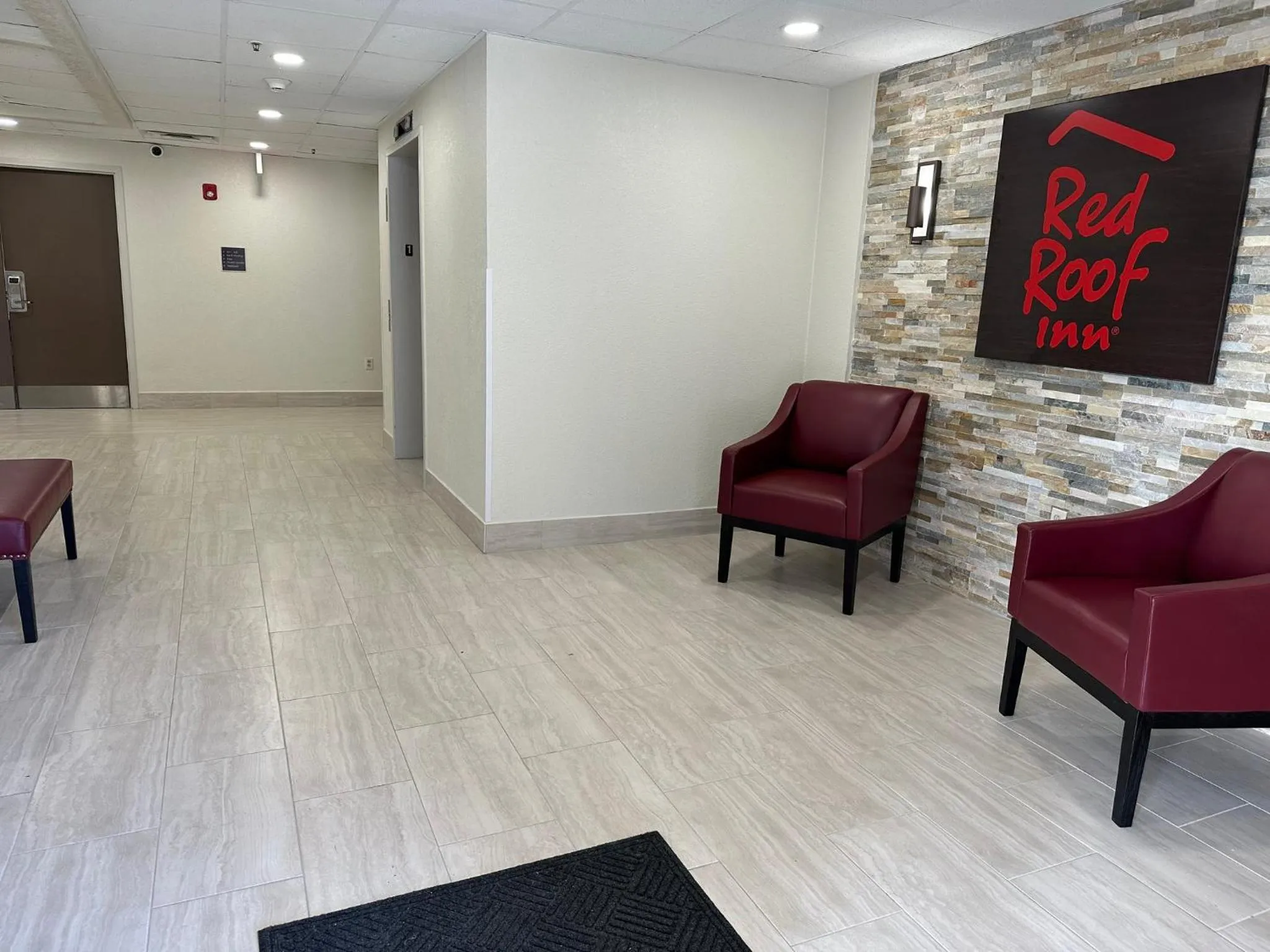 Lobby or reception in Red Roof Inn Charleston - Dunbar