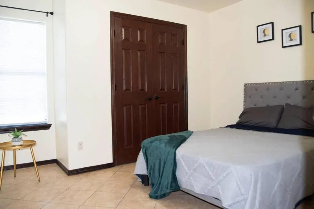 Modern 2 bed 2-bath next to University UTRGV