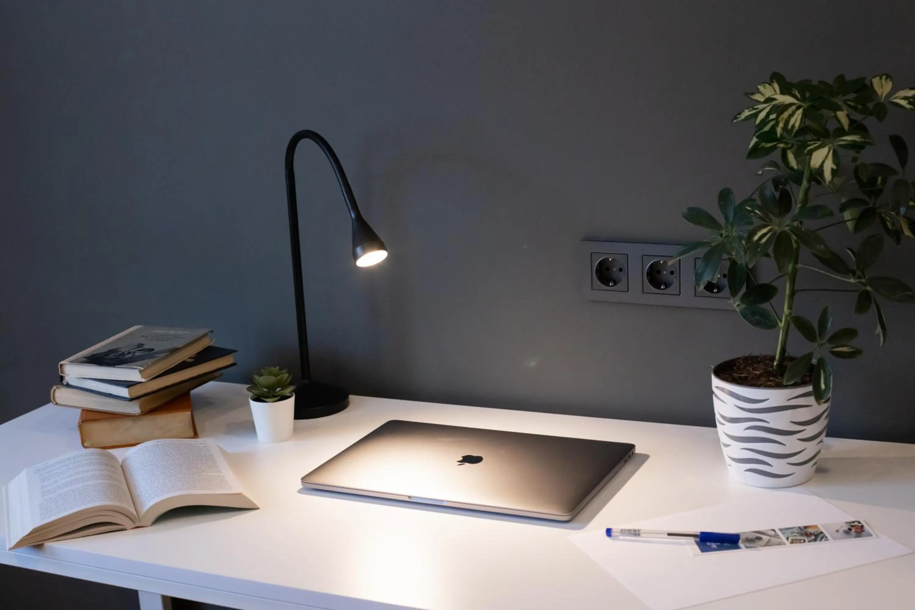 Decorative detail in Kantar Hostel