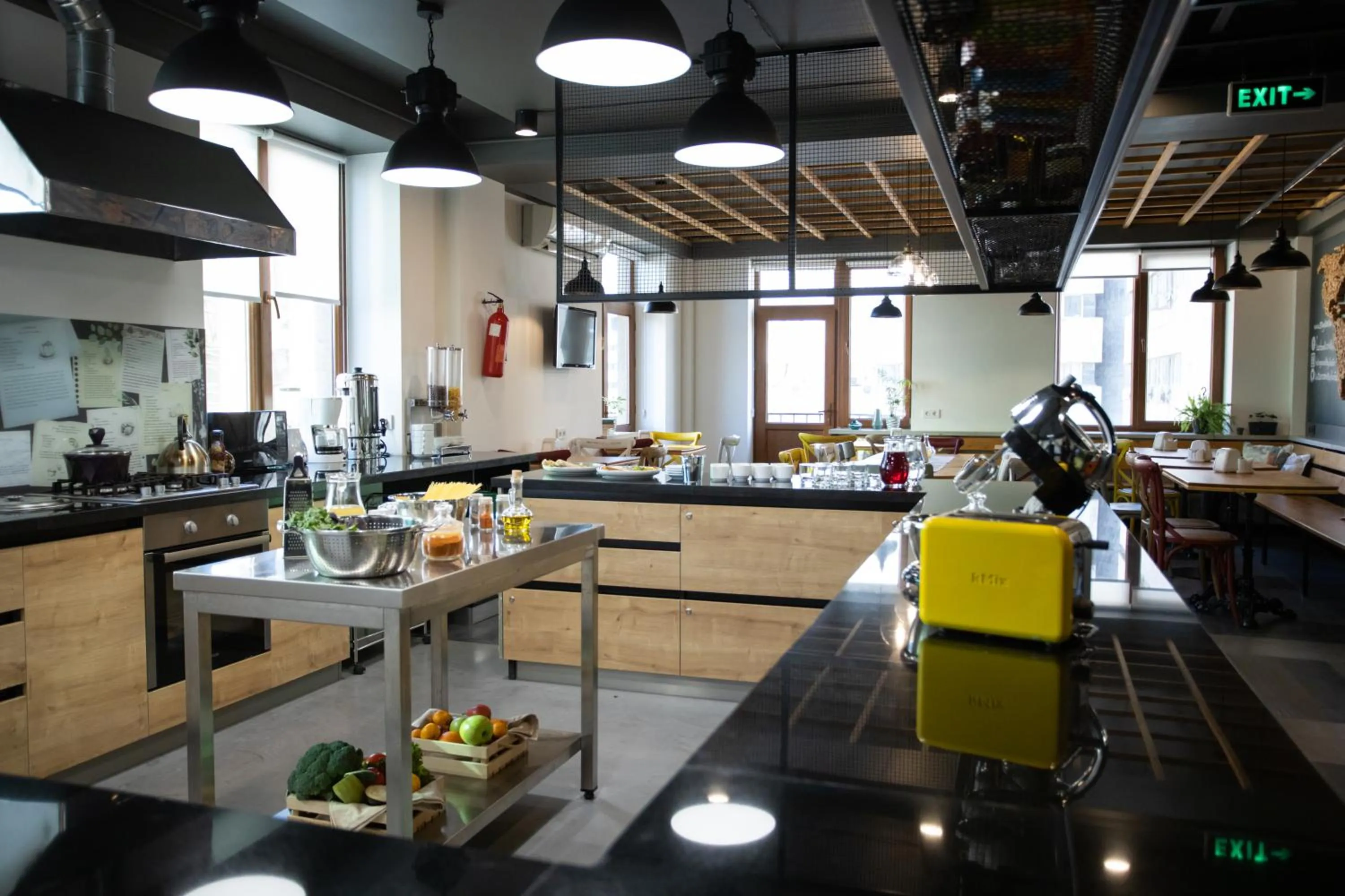 Restaurant/places to eat in Kantar Hostel