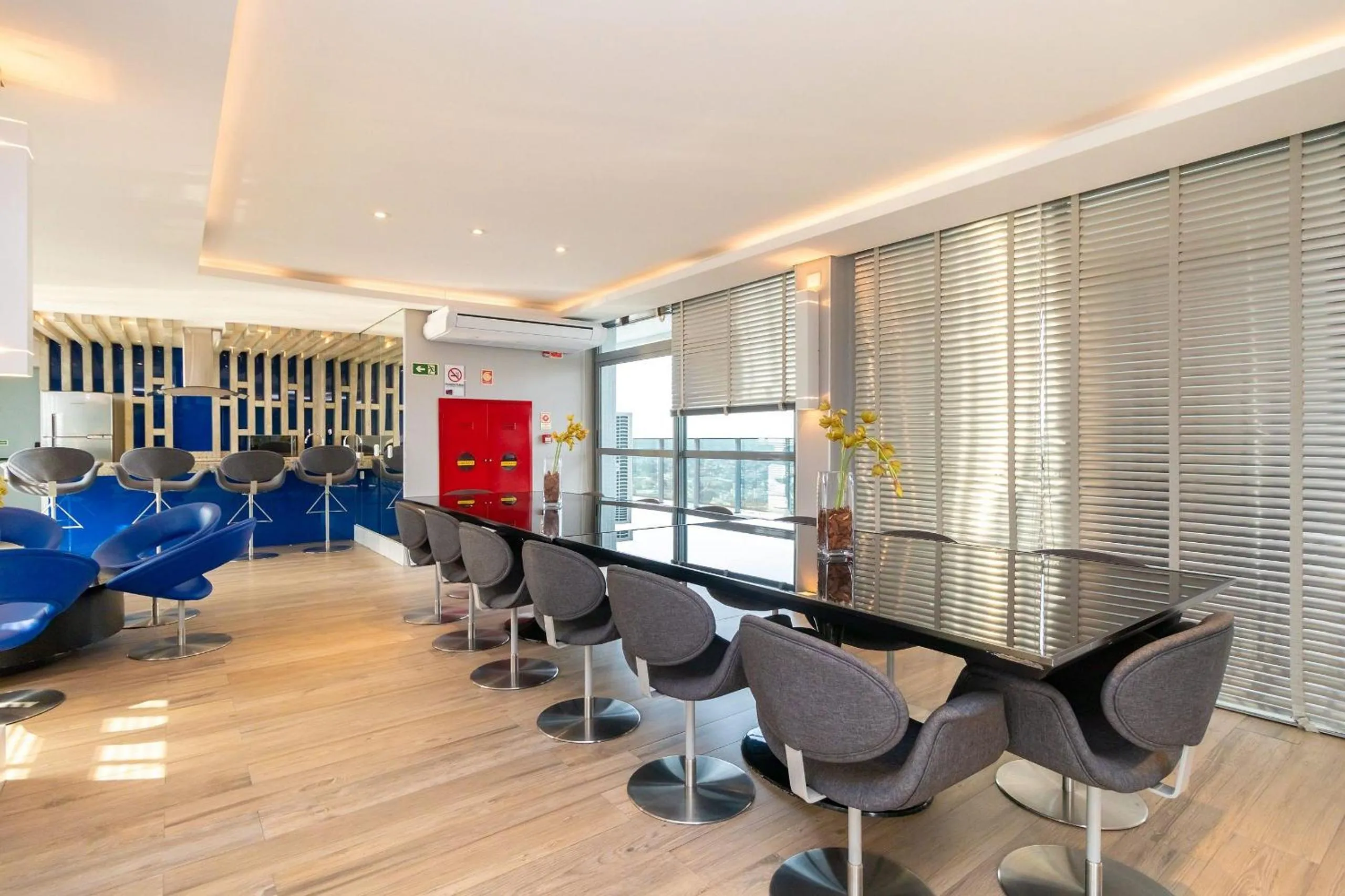 Area and facilities in 7th Avenue - Centro | Curitiba | Gonzaga Stays