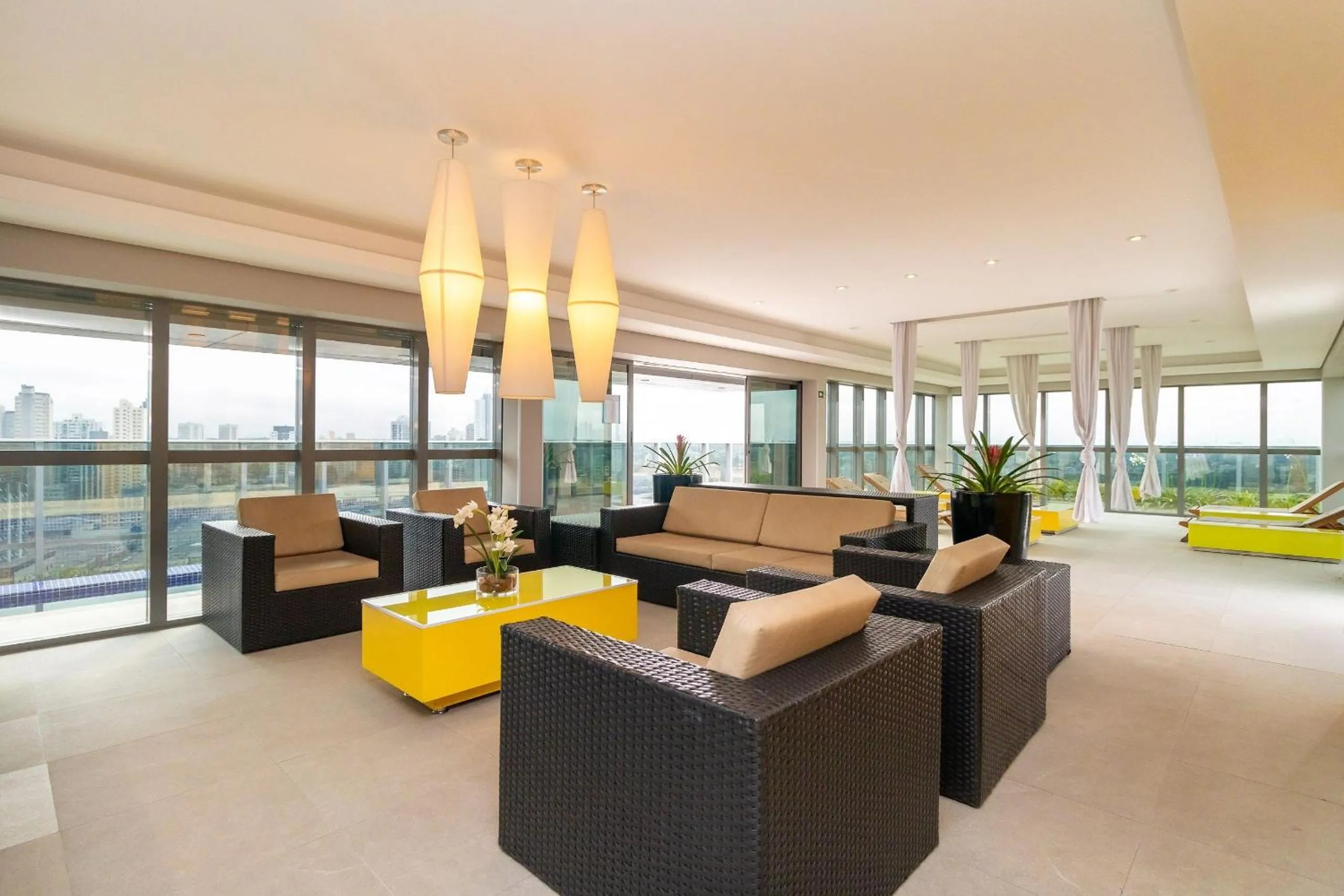 Area and facilities in 7th Avenue - Centro | Curitiba | Gonzaga Stays