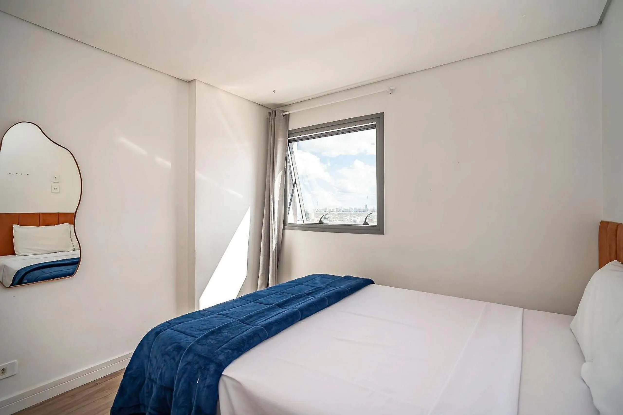 Bedroom, Bed in 7th Avenue - Centro | Curitiba | Gonzaga Stays