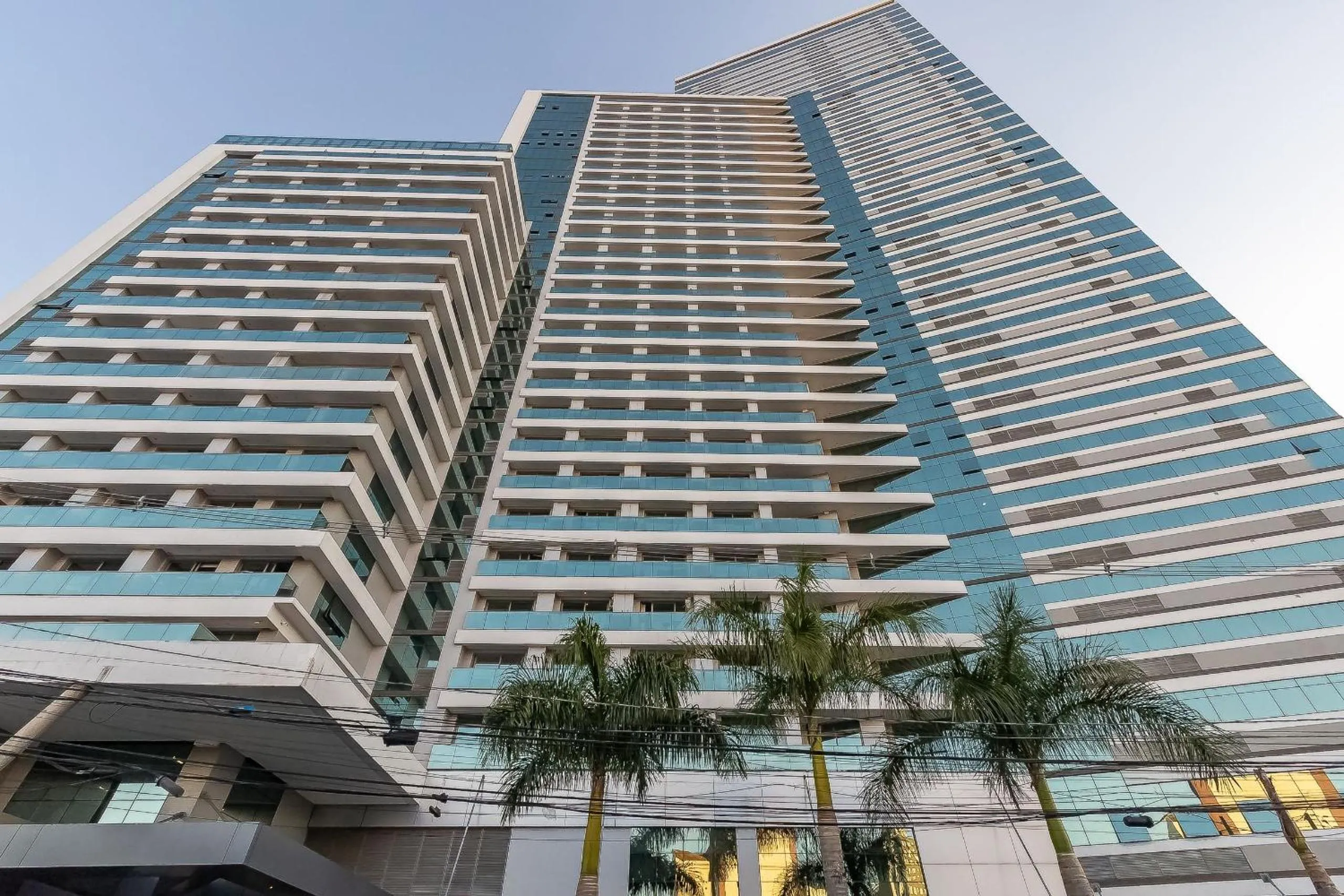 Facade/entrance in 7th Avenue - Centro | Curitiba | Gonzaga Stays