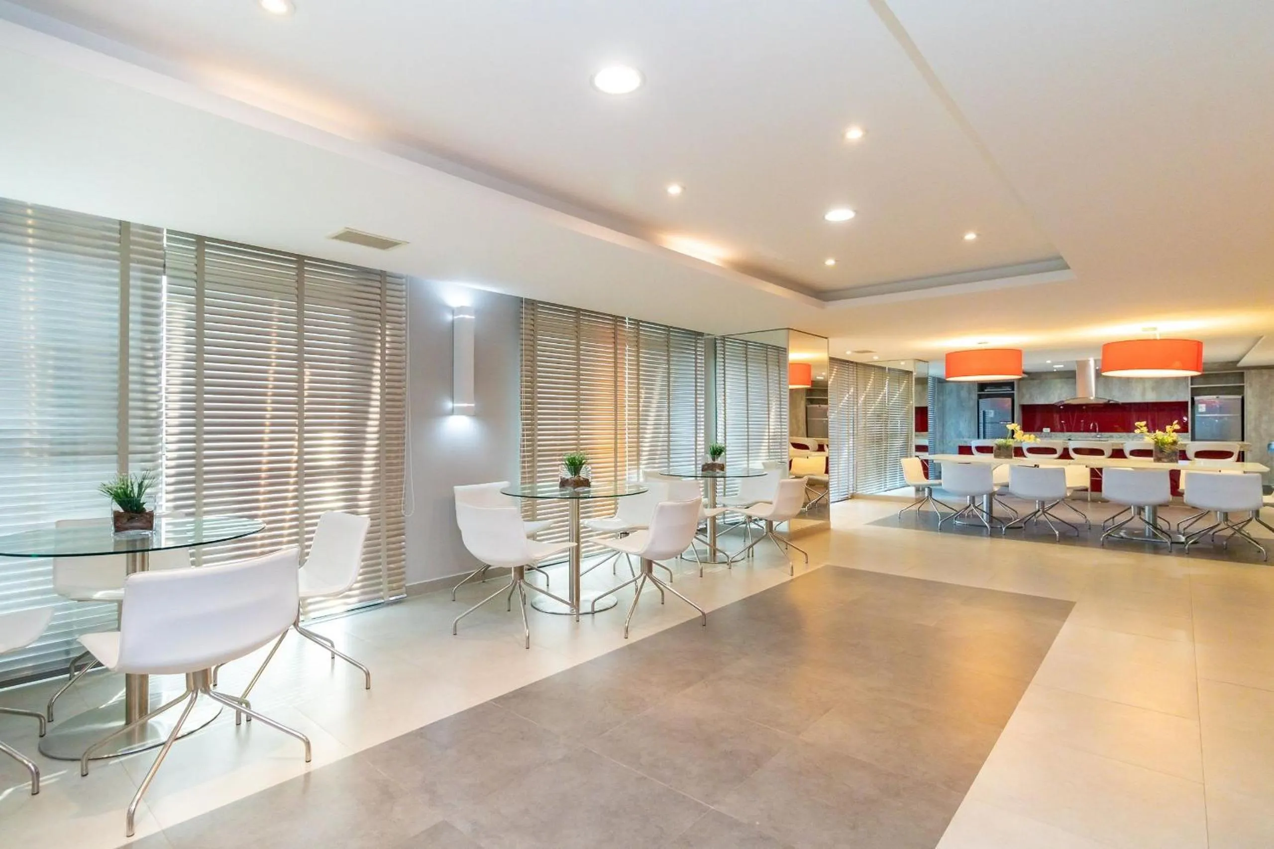 Area and facilities in 7th Avenue - Centro | Curitiba | Gonzaga Stays