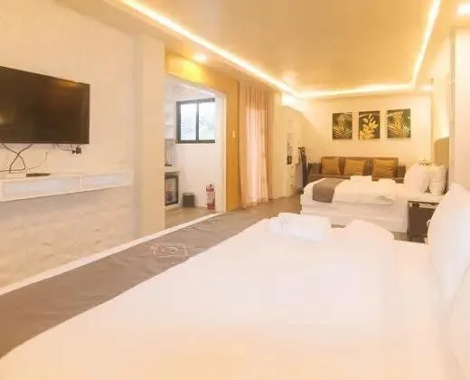 Bed in Grospe Resort Boracay