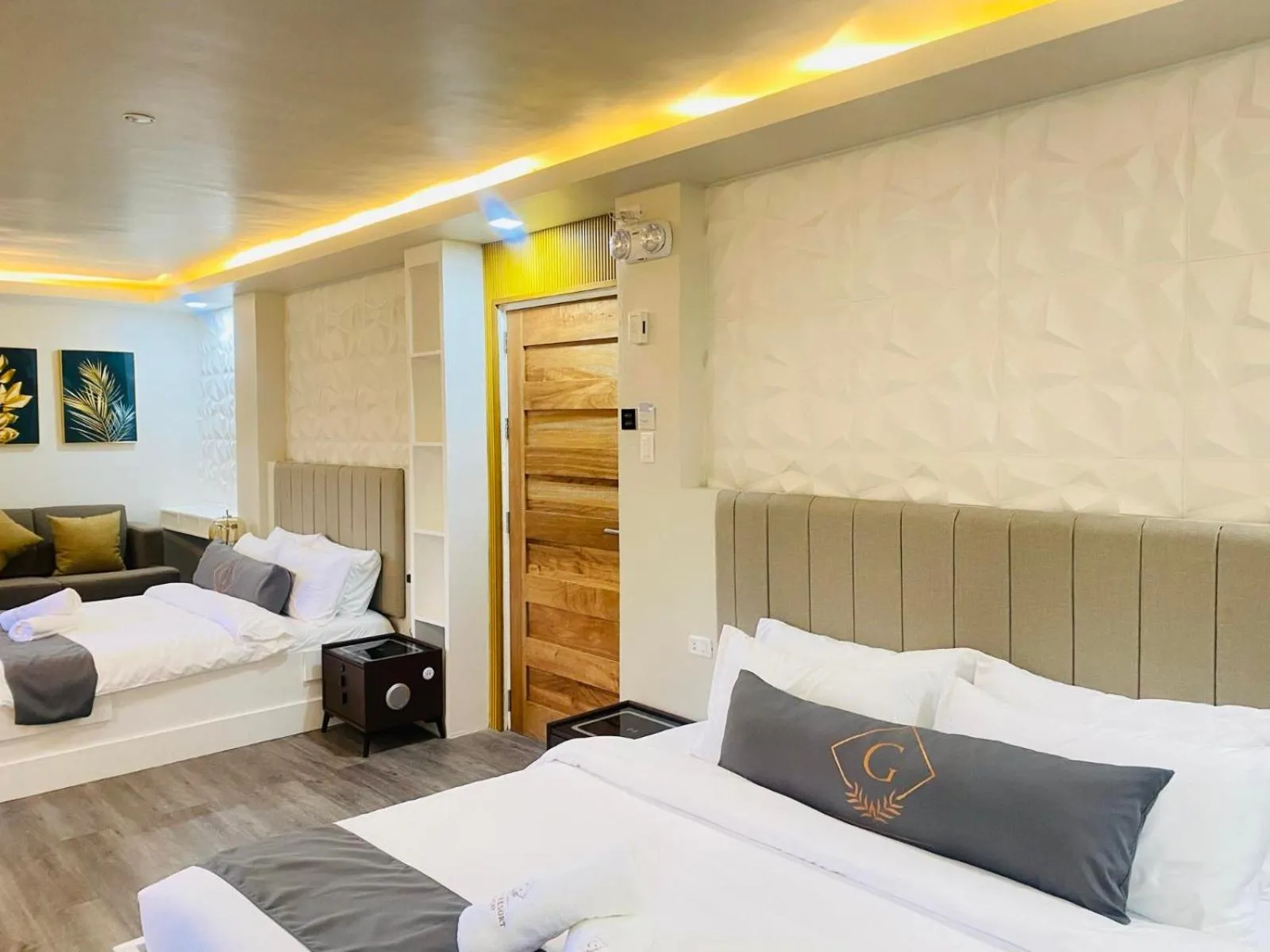 Bed in Grospe Resort Boracay