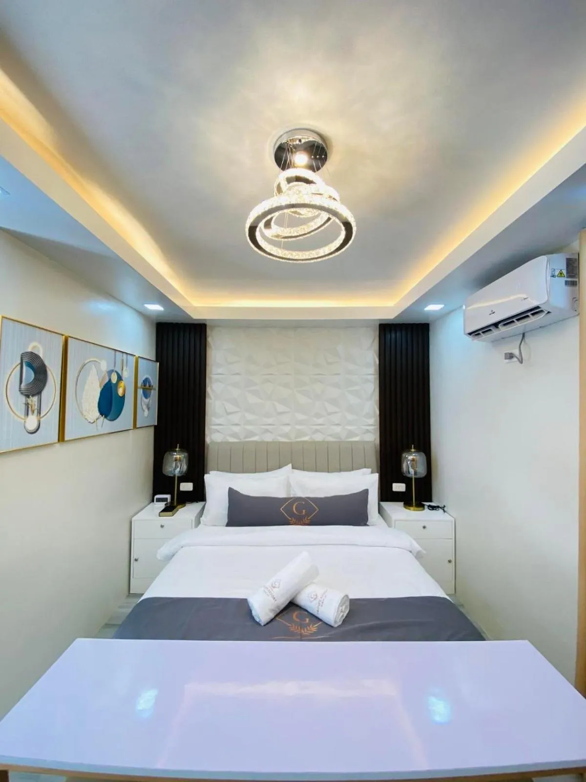 Bed in Grospe Resort Boracay