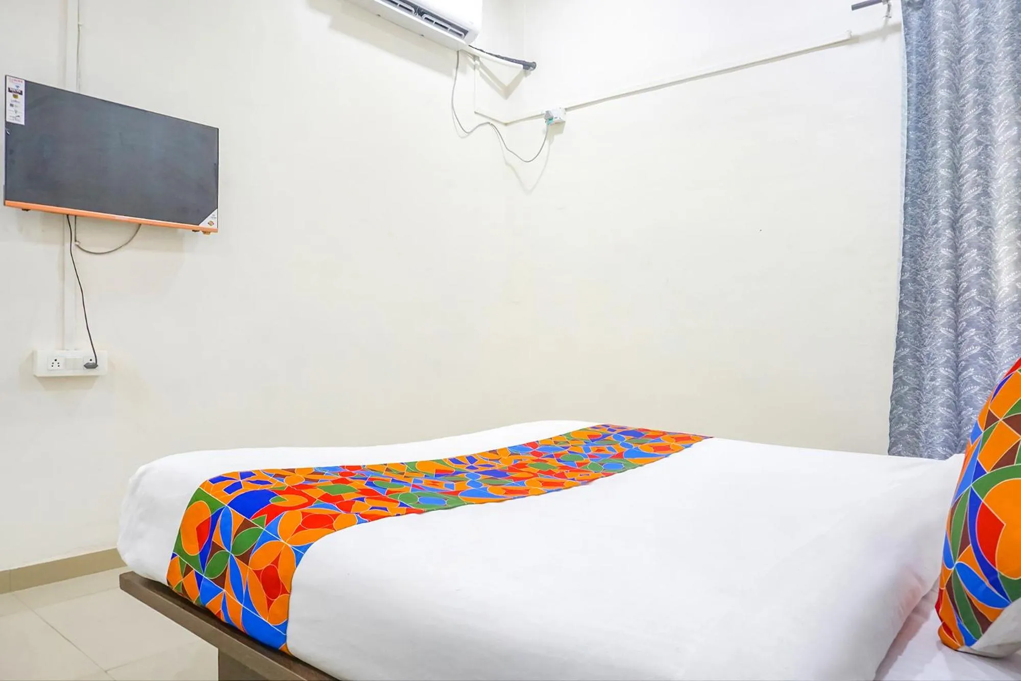 Bed in Via Om Sai - Nr Nashik Railway Station