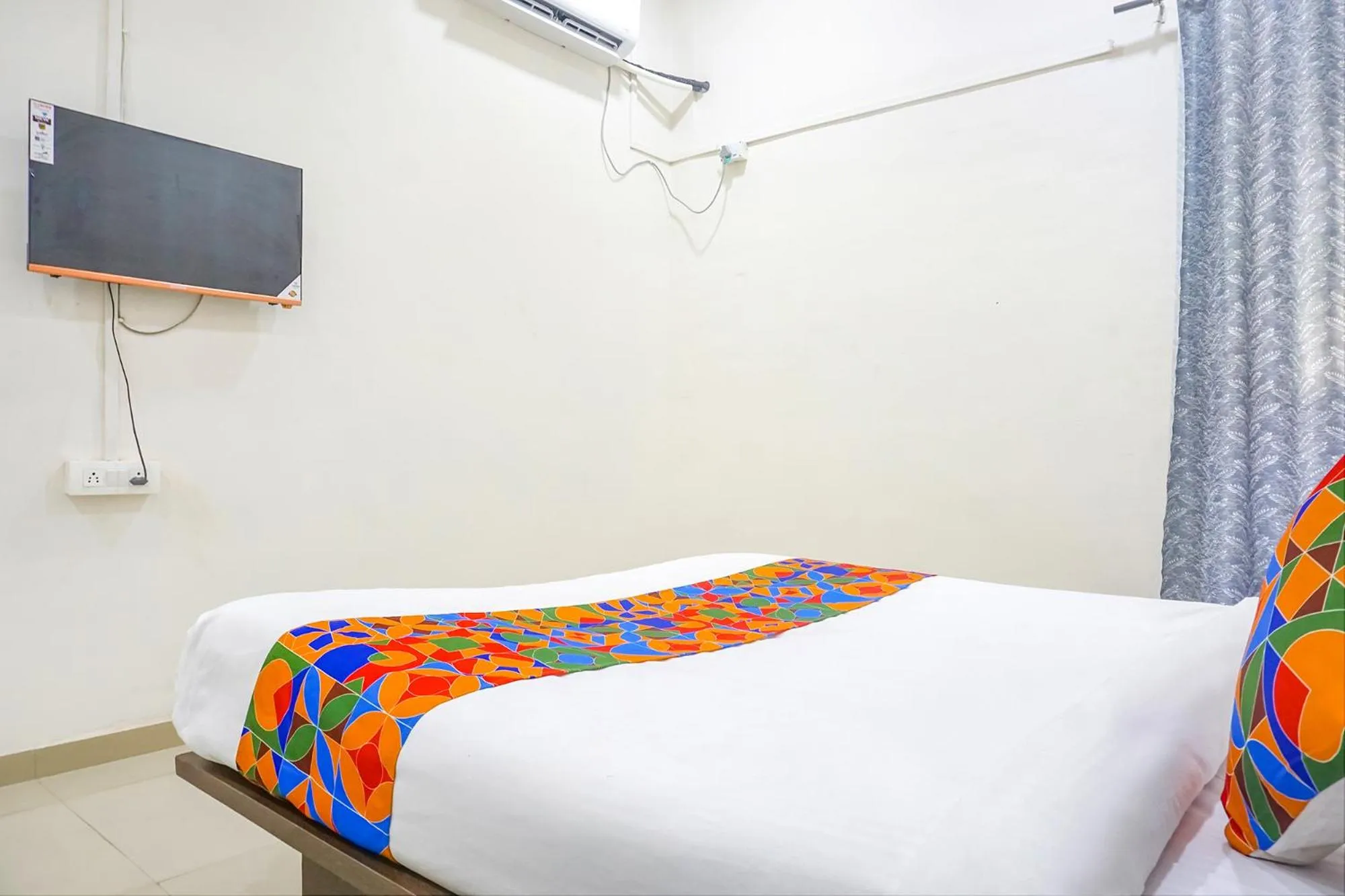 Bed in Via Om Sai - Nr Nashik Railway Station