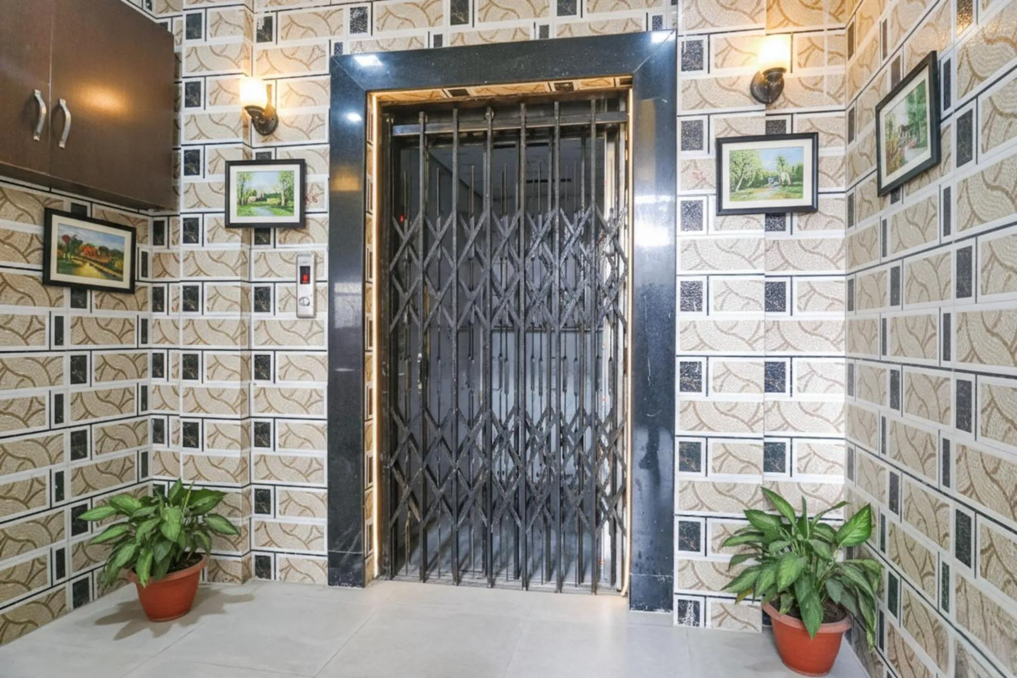 elevator in Via Om Sai - Nr Nashik Railway Station