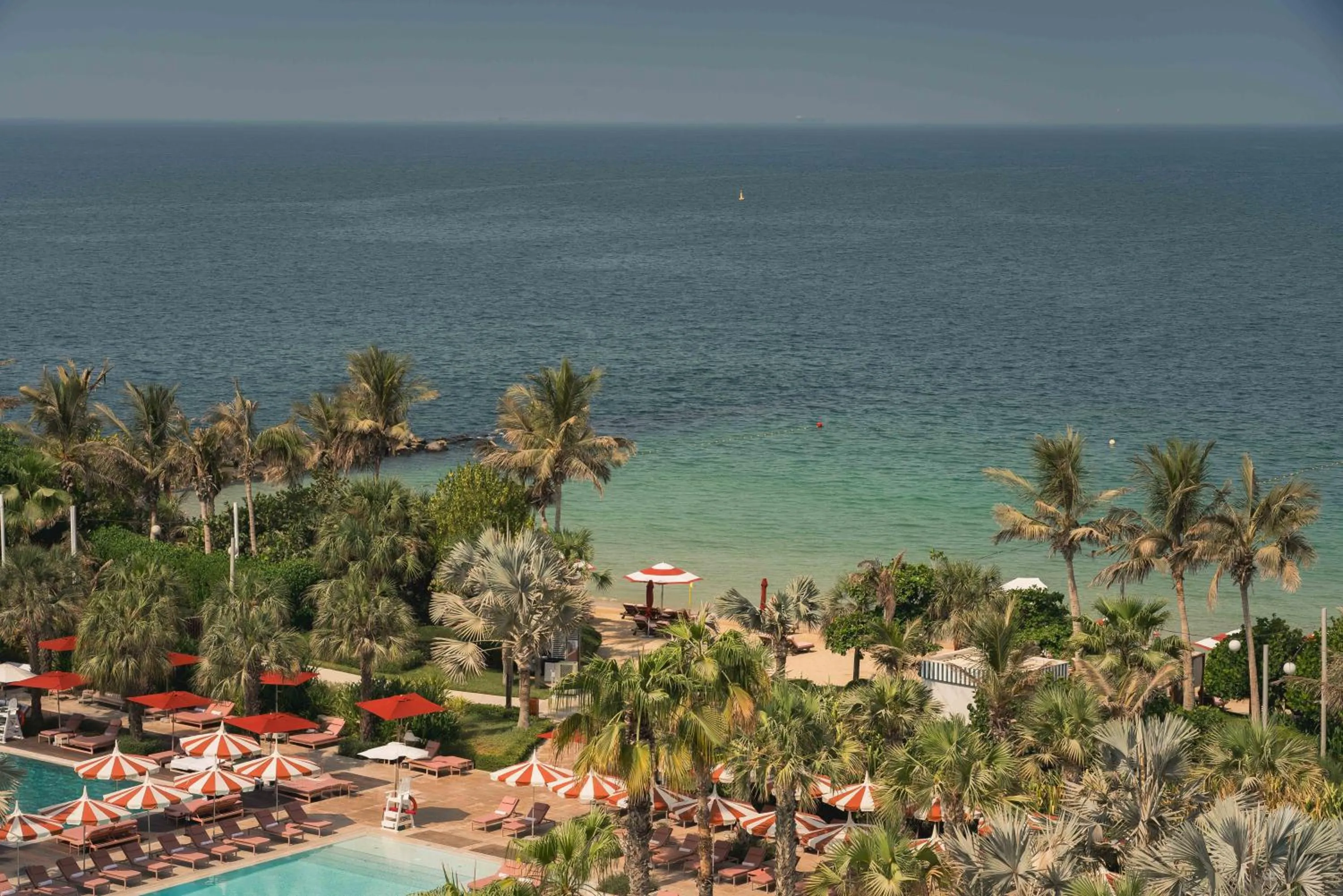 Swimming pool in Banyan Tree Dubai at Bluewaters