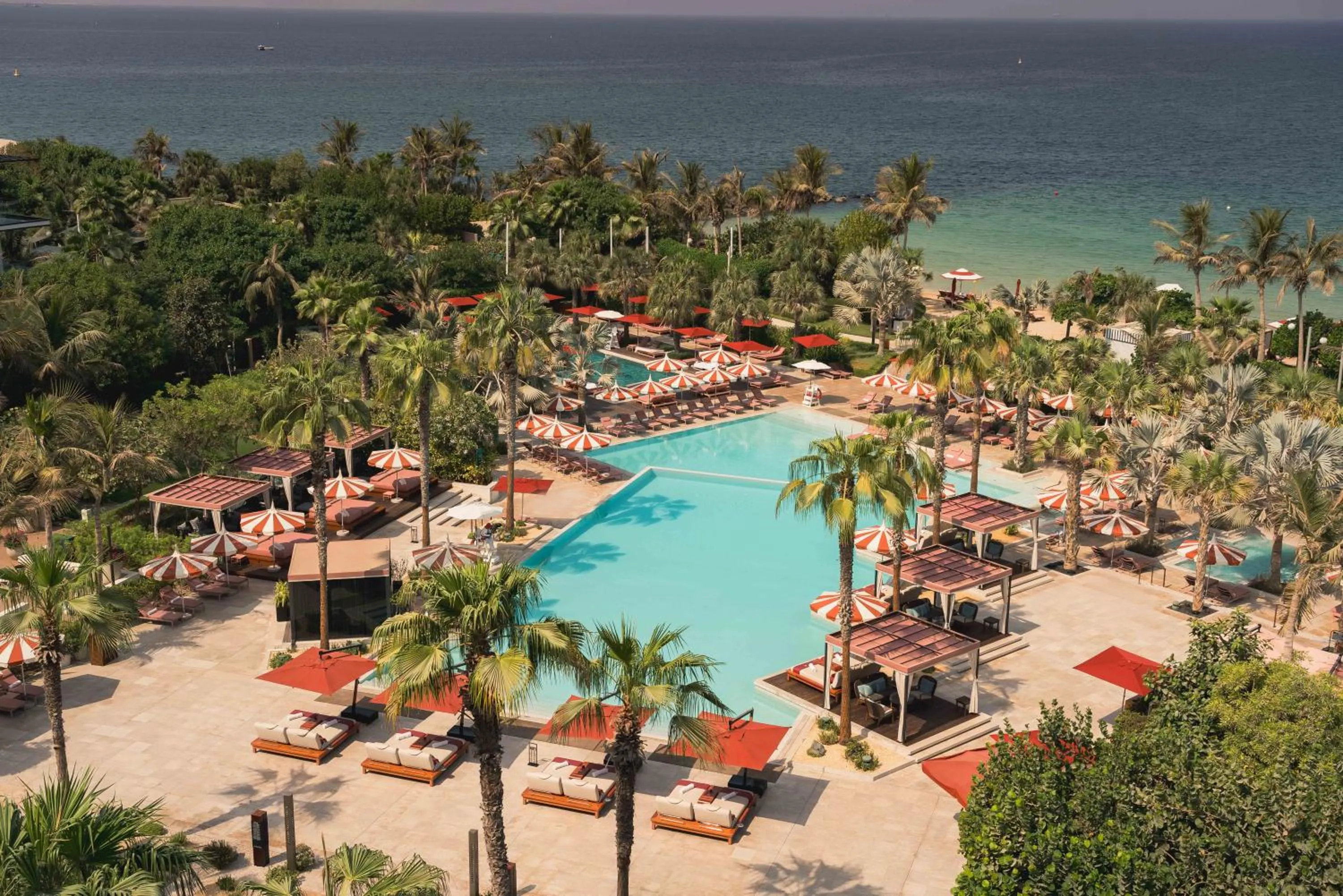 Swimming pool in Banyan Tree Dubai at Bluewaters