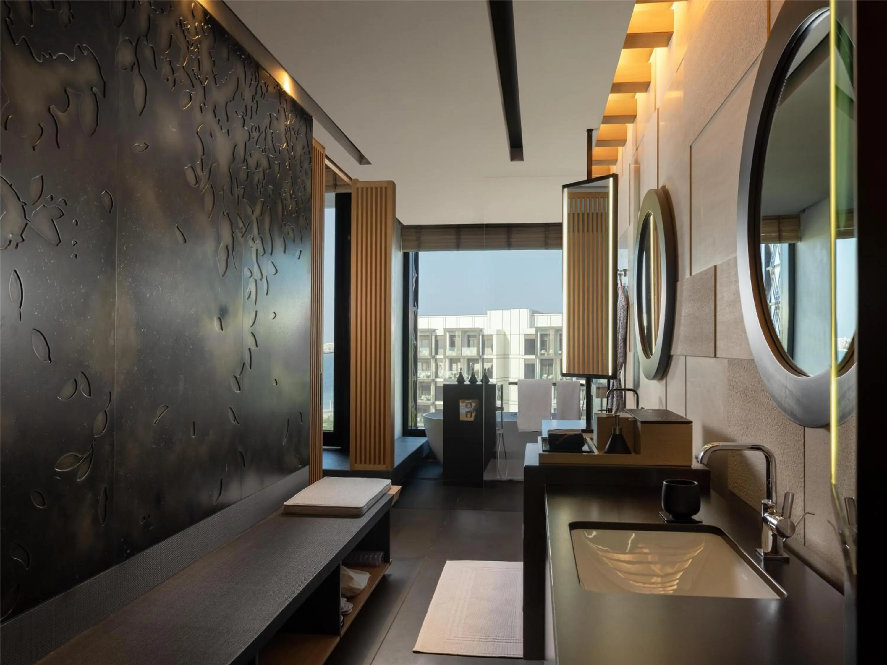 Bathroom in Banyan Tree Dubai at Bluewaters