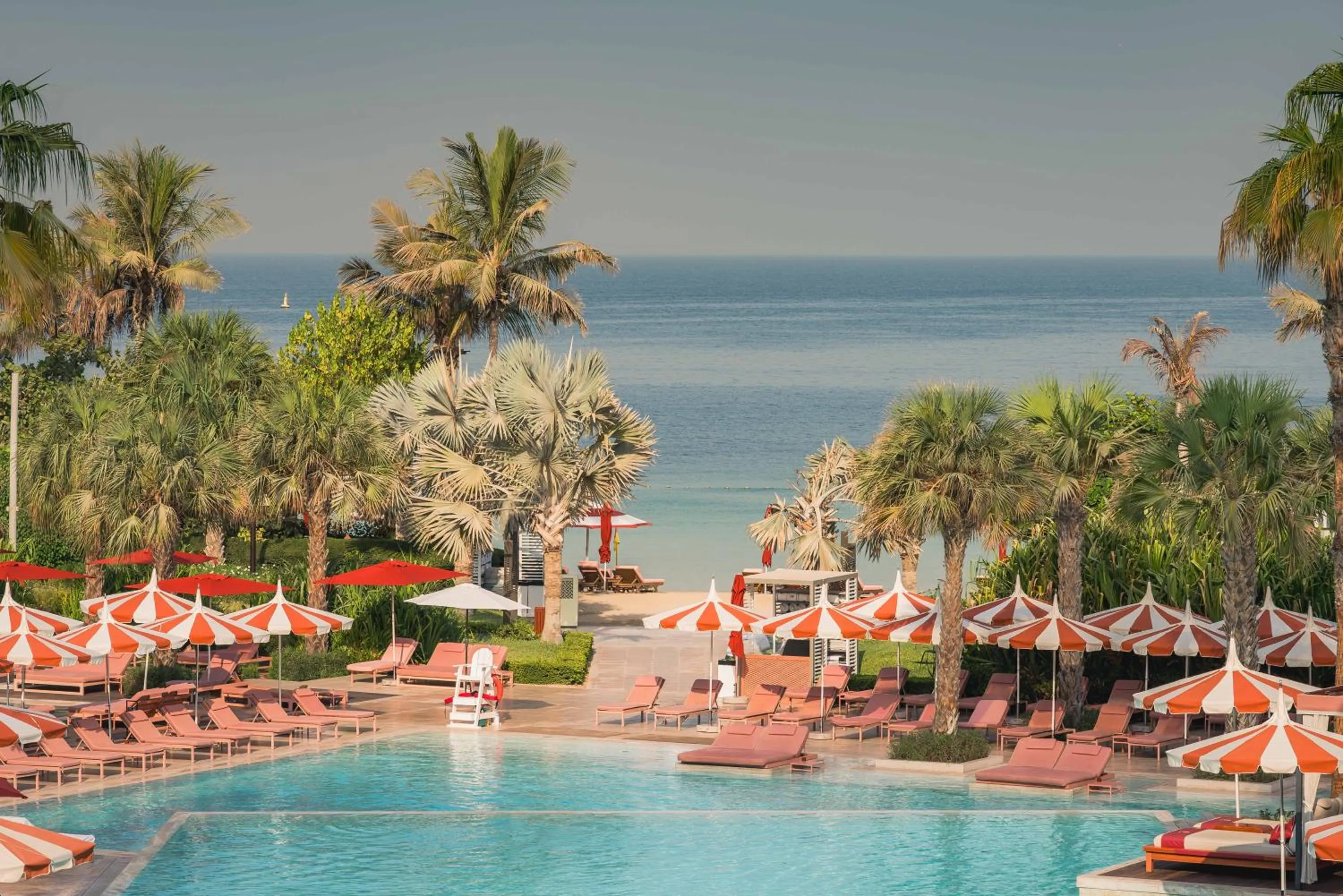 Swimming pool in Banyan Tree Dubai at Bluewaters