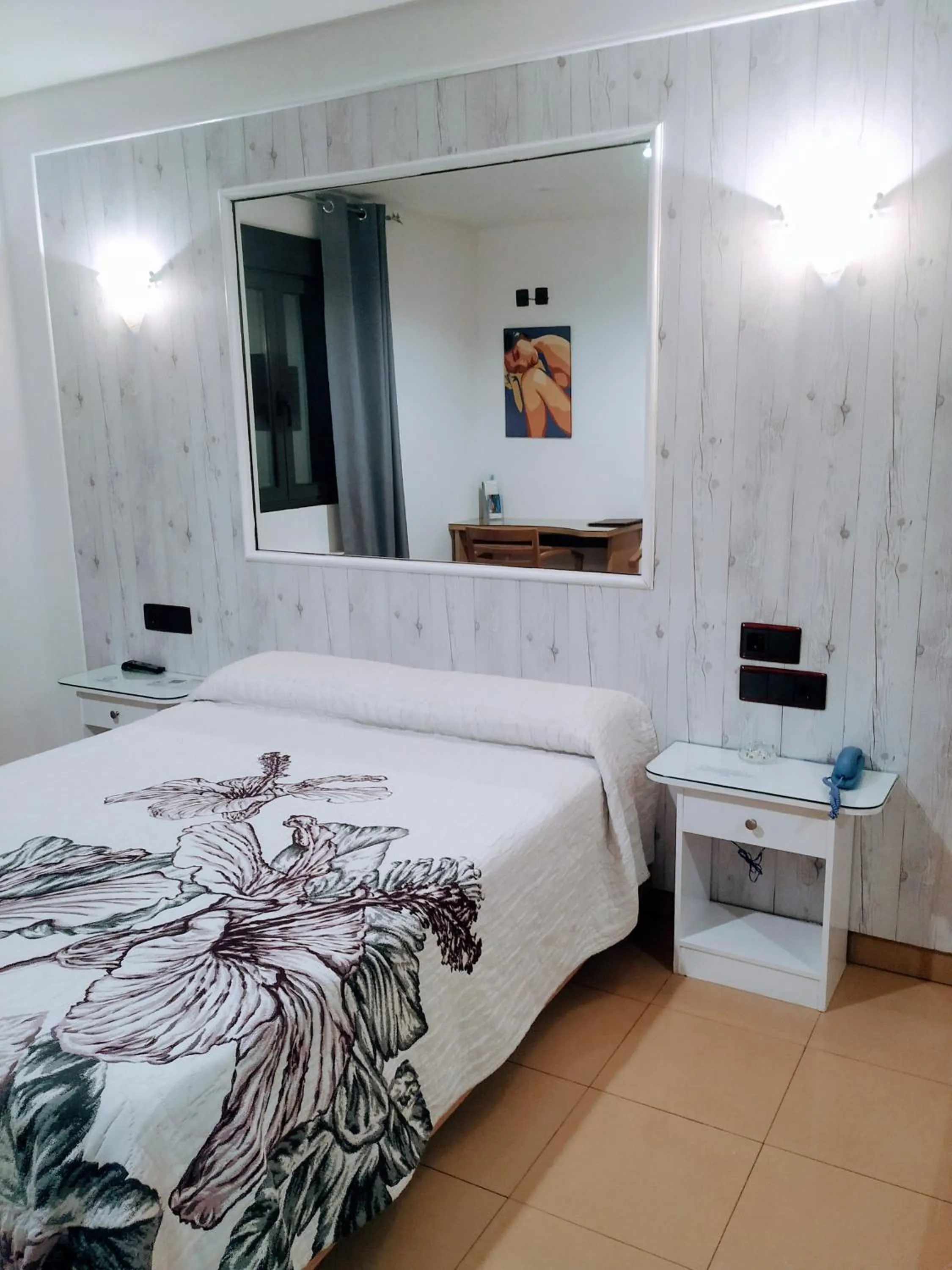 Bed in Motel Cancun León