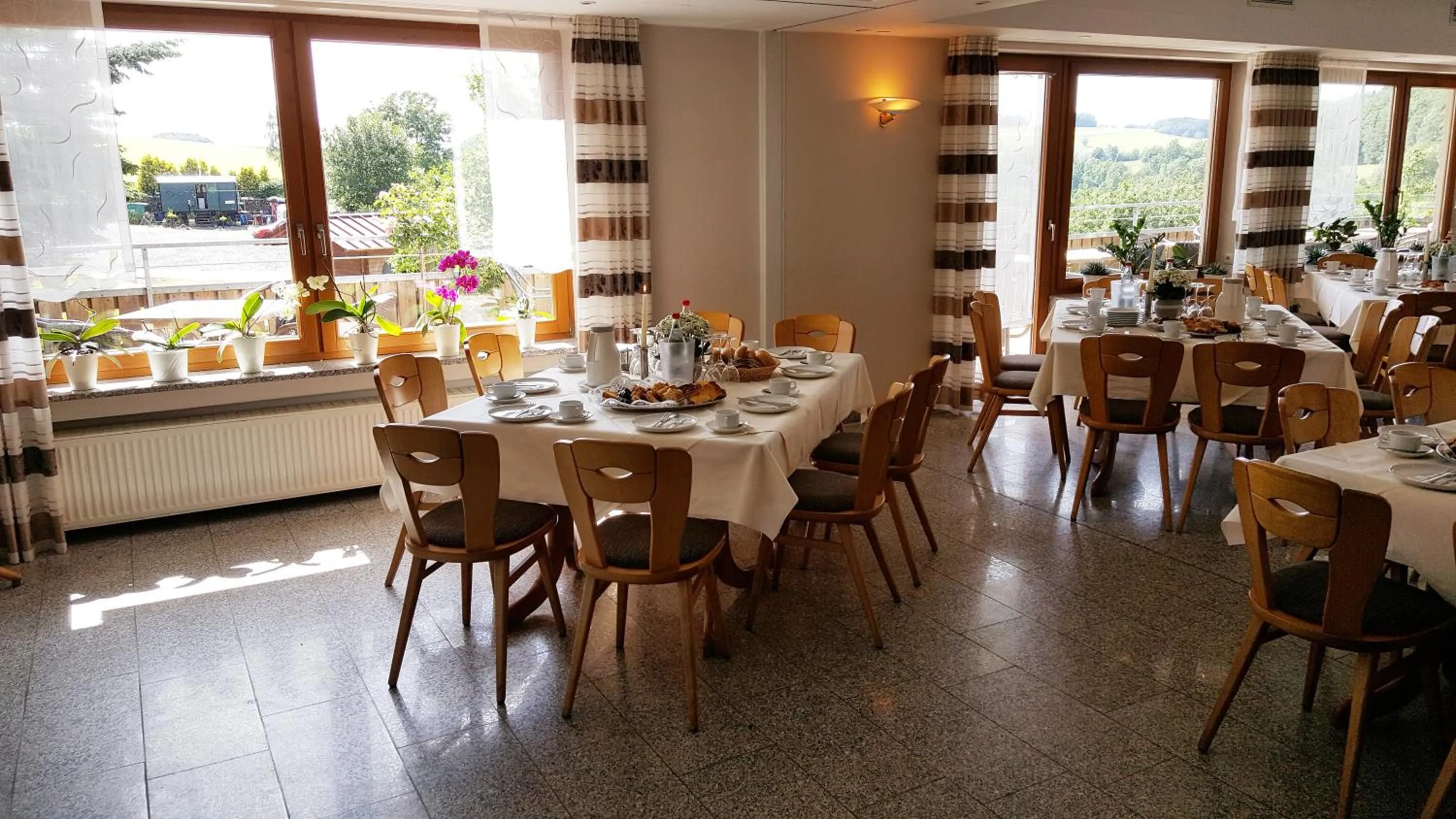 Restaurant/places to eat in Rhön-Hotel Sonnenhof - Restaurant & Café