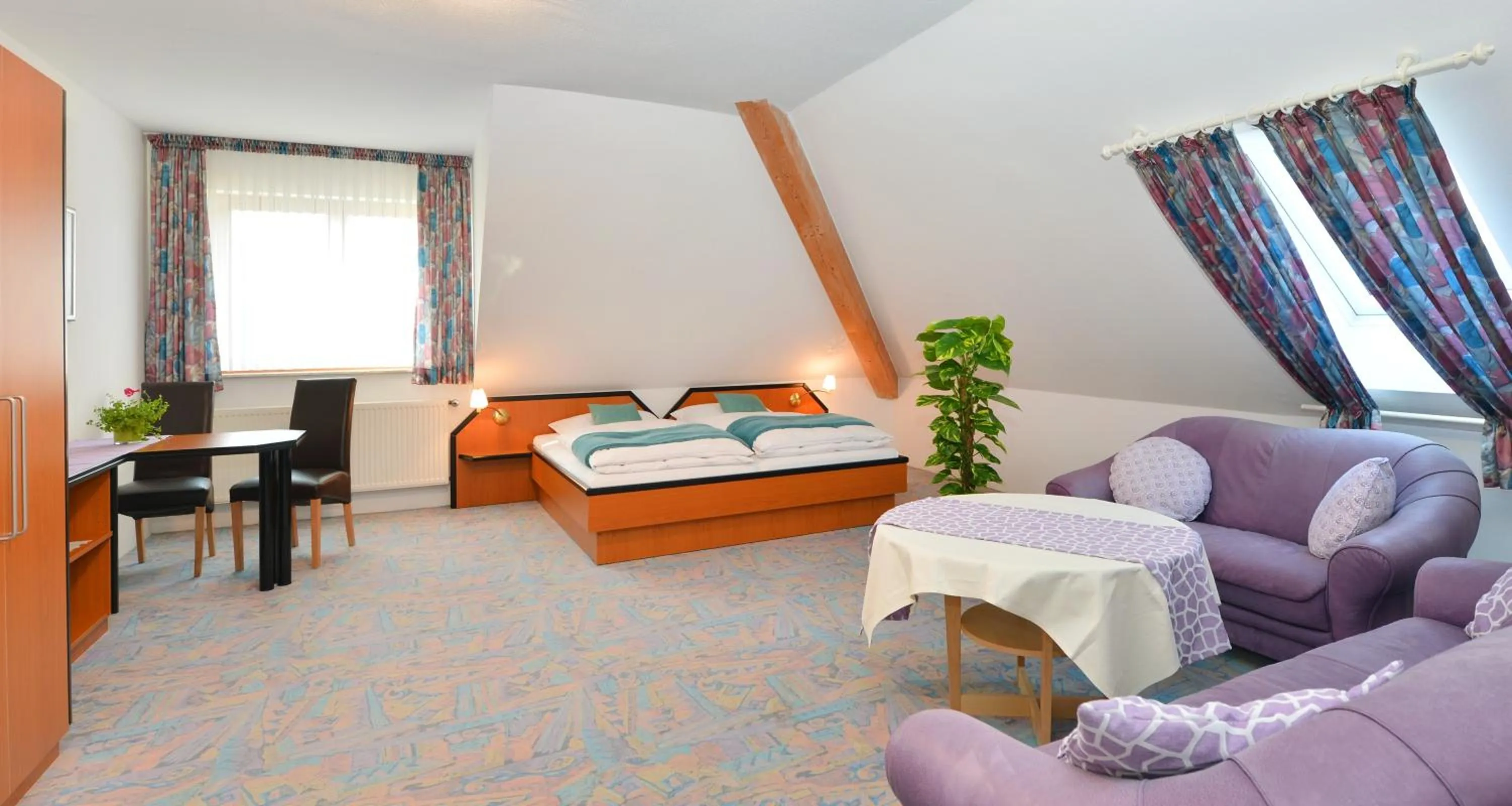 Bedroom, Bed in Rhön-Hotel Sonnenhof - Restaurant & Café