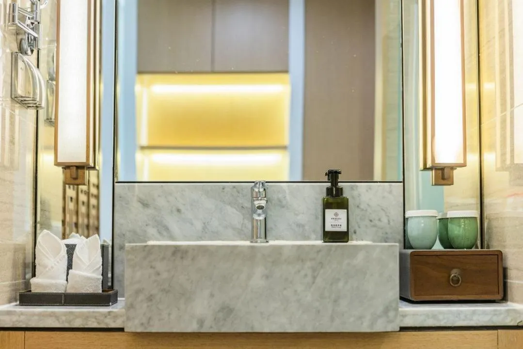 Century Runhua Hotel