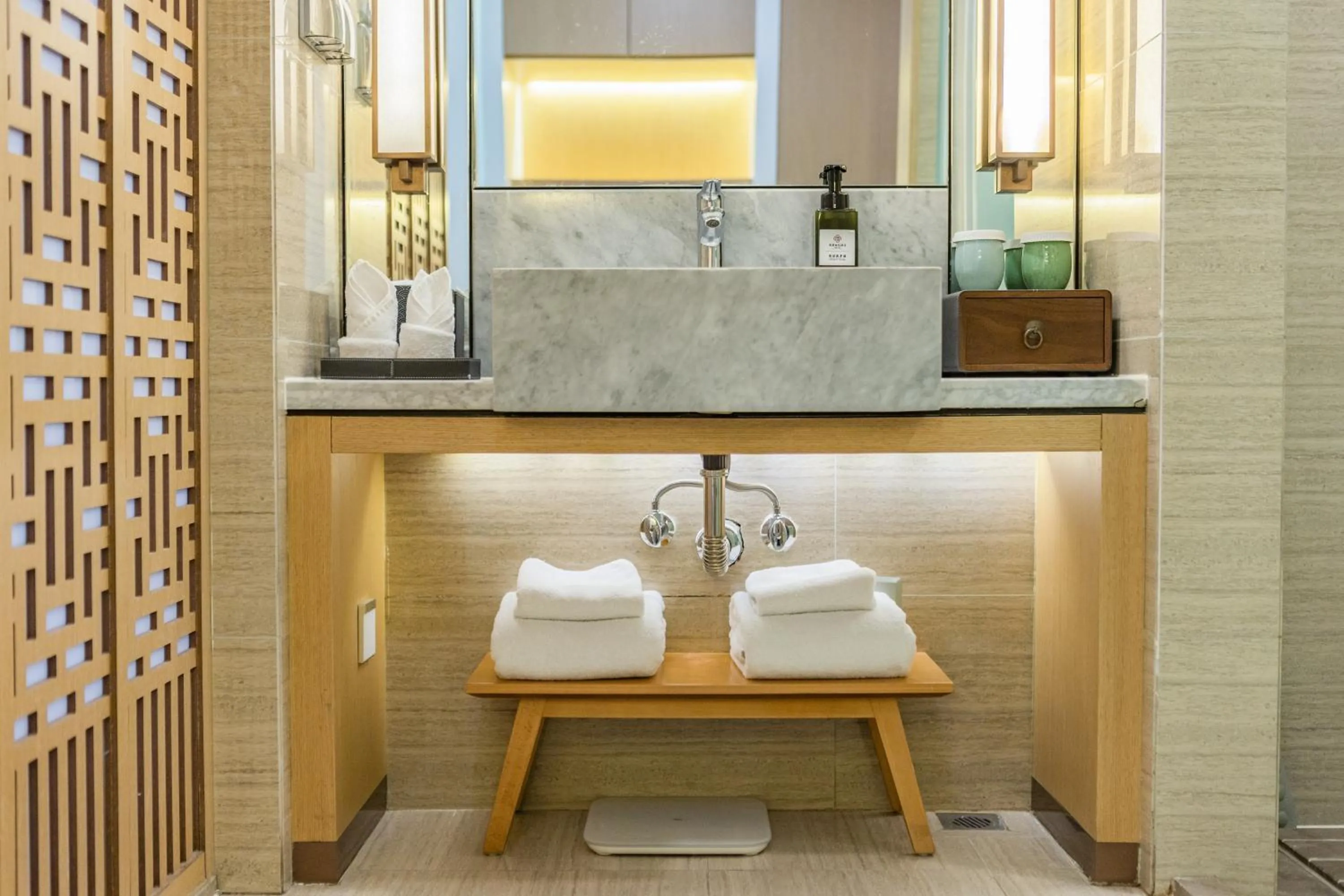 Century Runhua Hotel