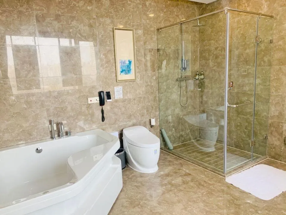 Century Runhua Hotel