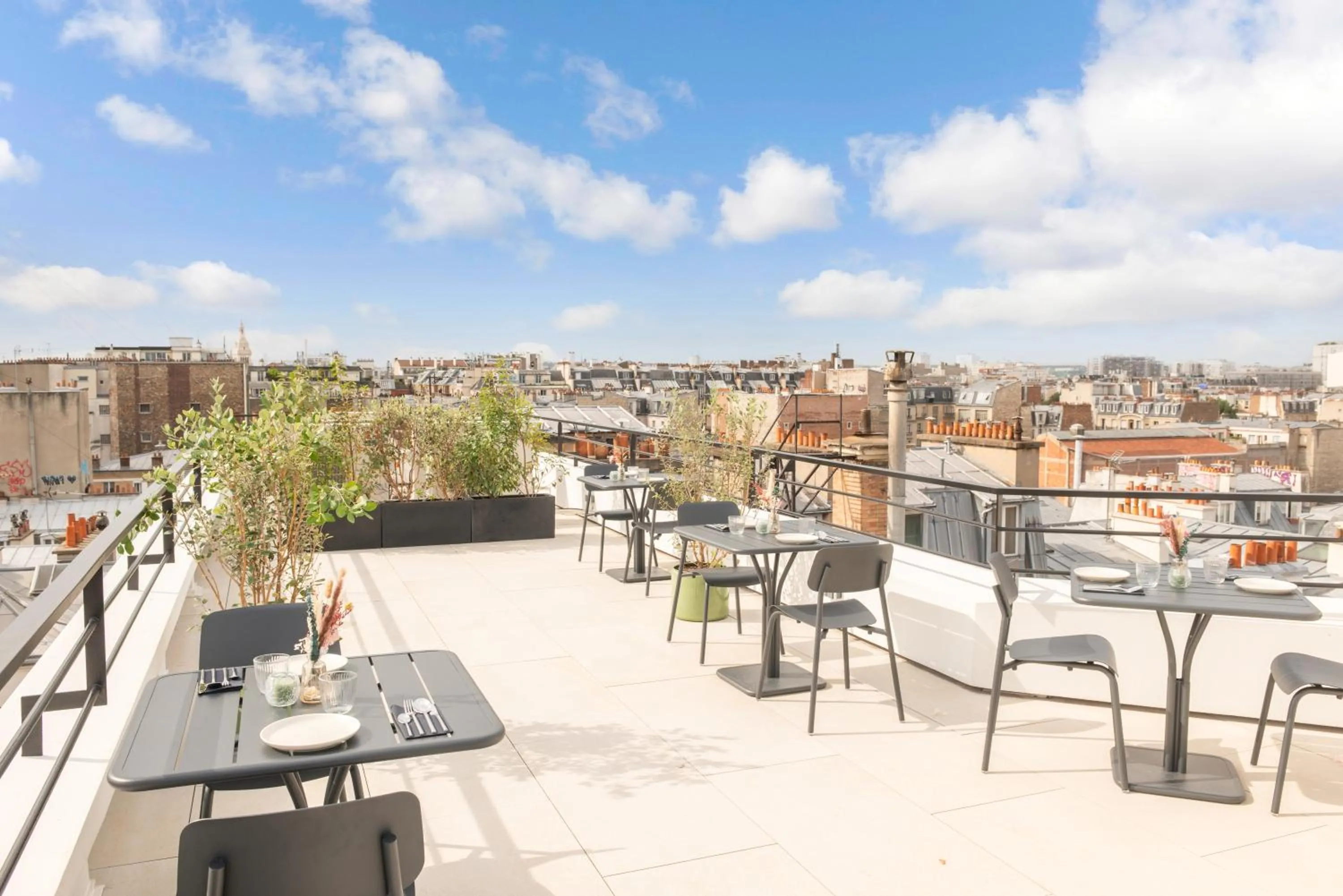 Balcony/Terrace in Le Lampika Hôtel