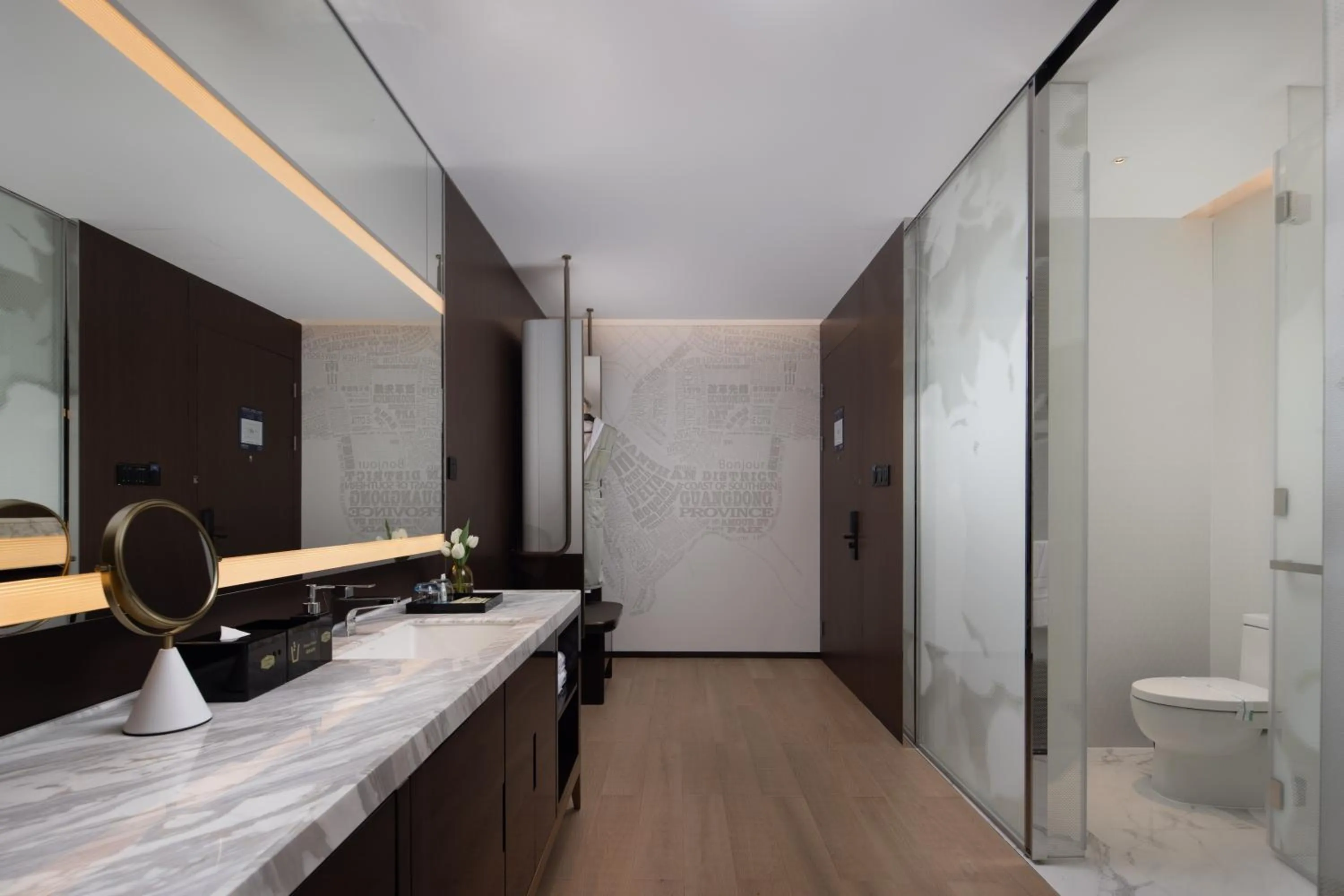 Toilet in Hampton by Hilton Shenzhen Nanshan Science and Technology Park