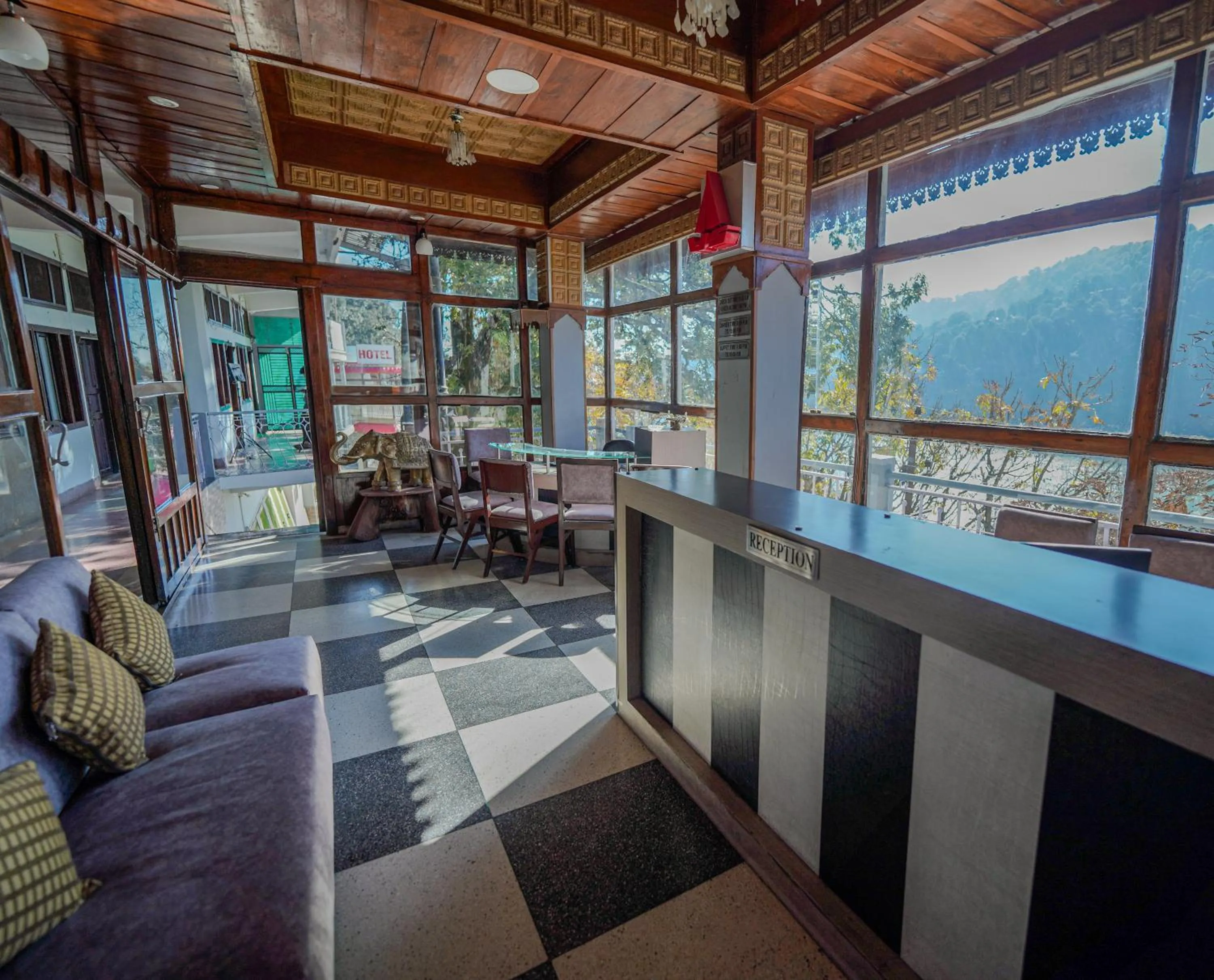 Lobby or reception in Hotel Silverton