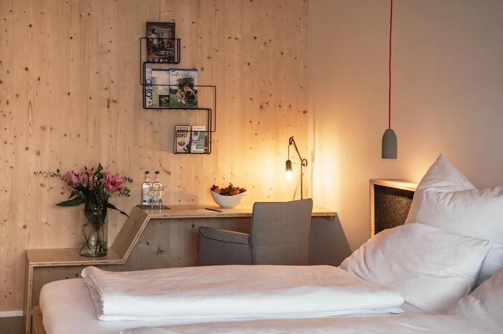 Bed in Allgäuer Genusshotel und Historischer Dorfgasthof Hirsch