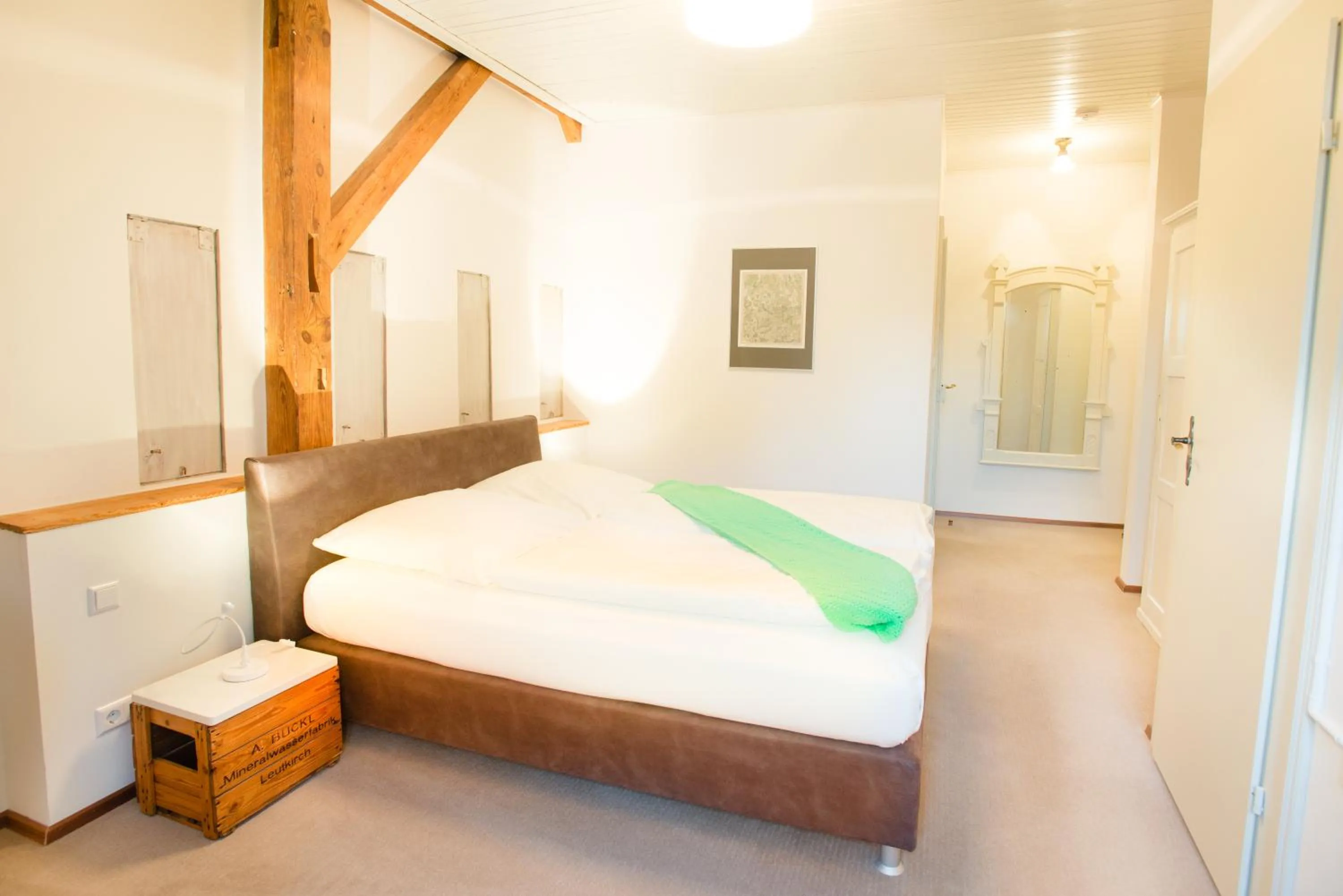 Bed in Allgäuer Genusshotel und Historischer Dorfgasthof Hirsch