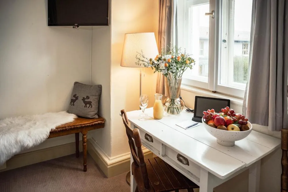 Bed in Allgäuer Genusshotel und Historischer Dorfgasthof Hirsch