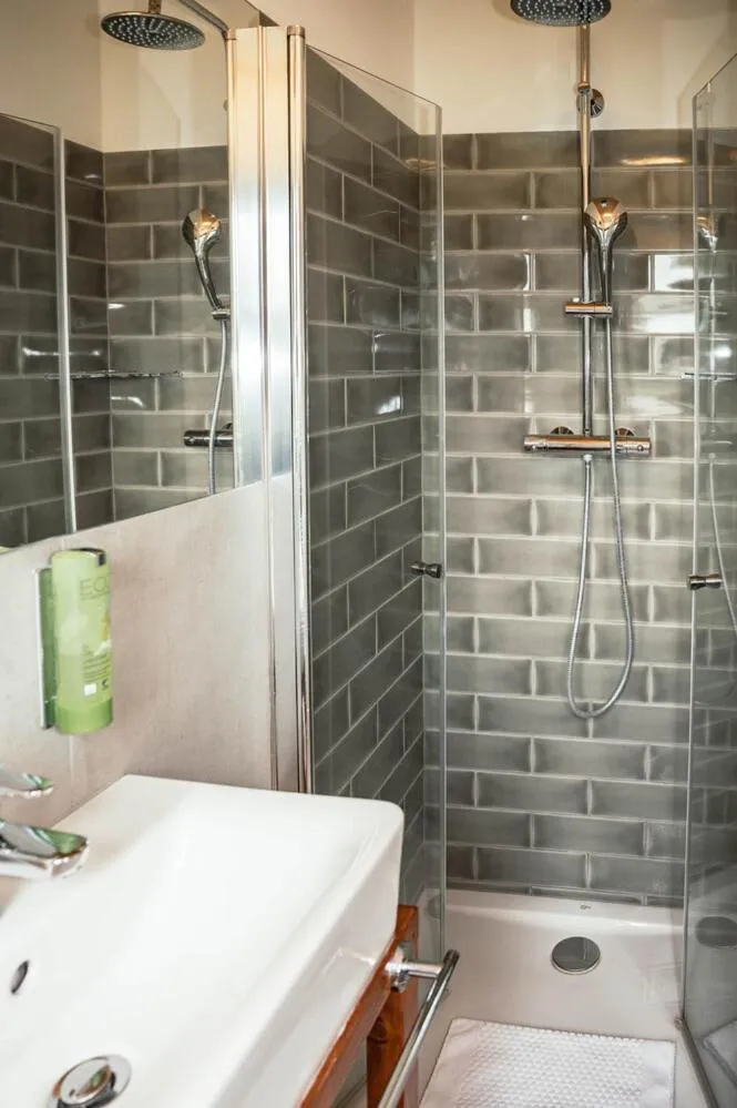 Shower in Allgäuer Genusshotel und Historischer Dorfgasthof Hirsch