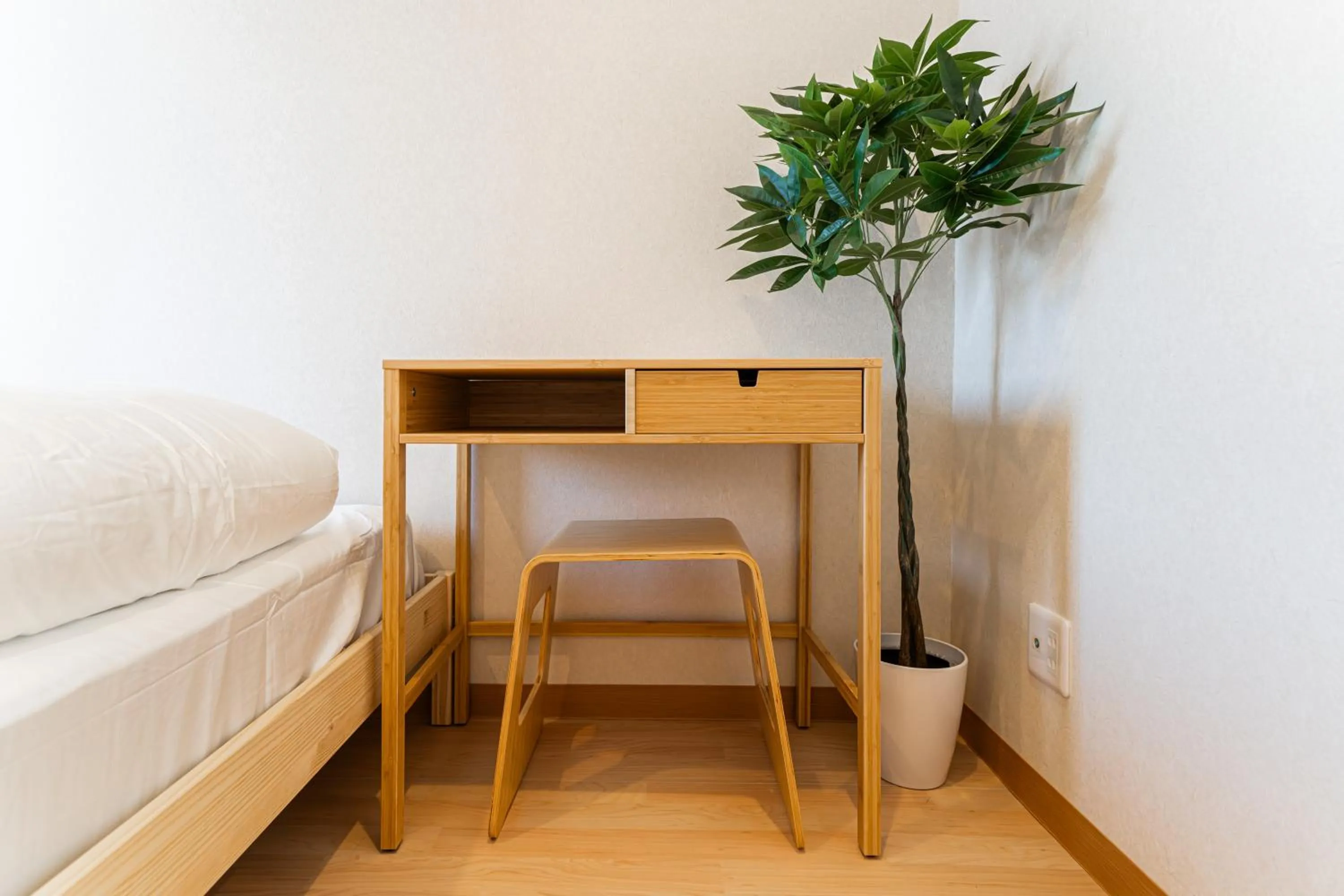 hair dresser, Bed in E JOY INN-East Nipoori Branch