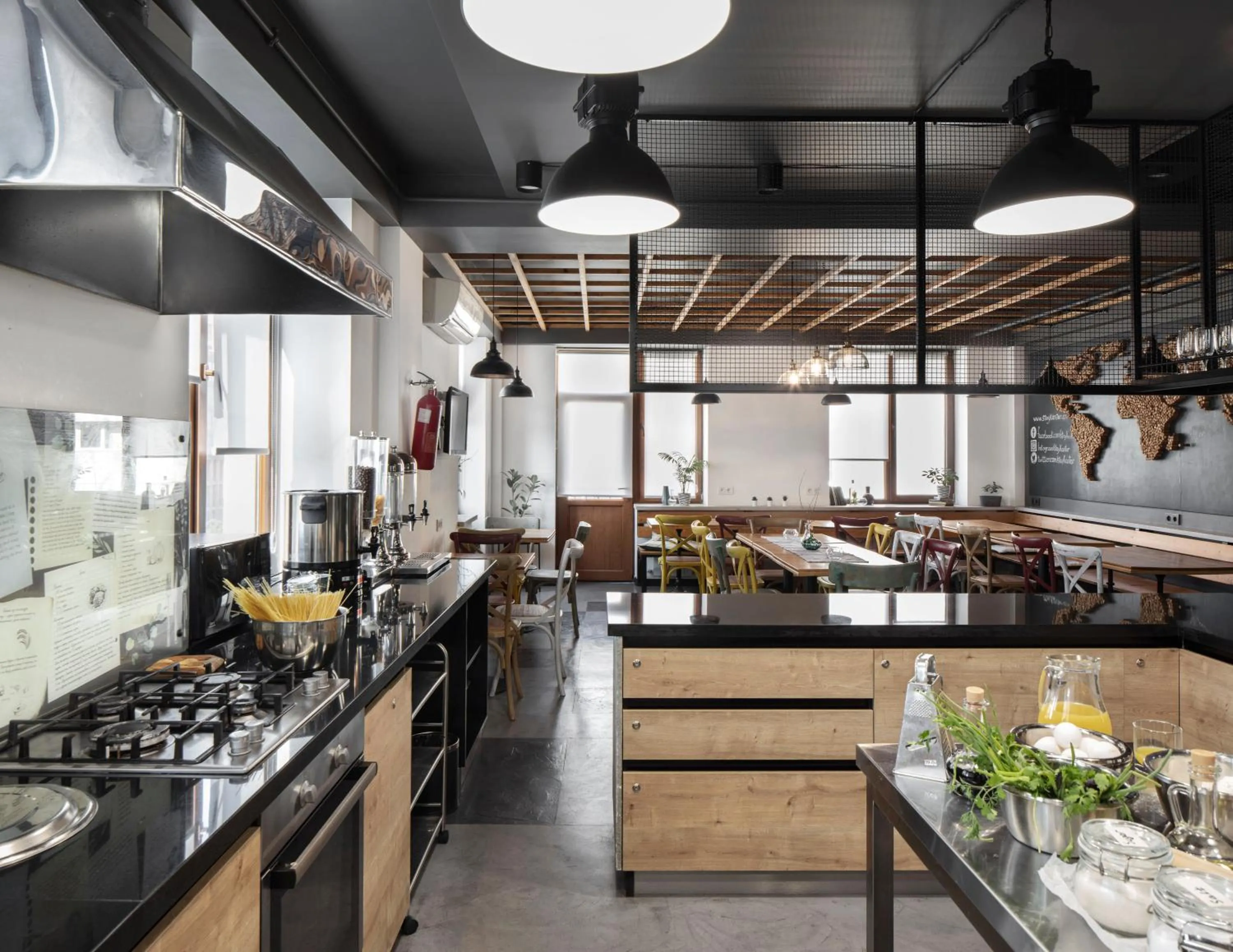 Communal kitchen in Kantar Hotel