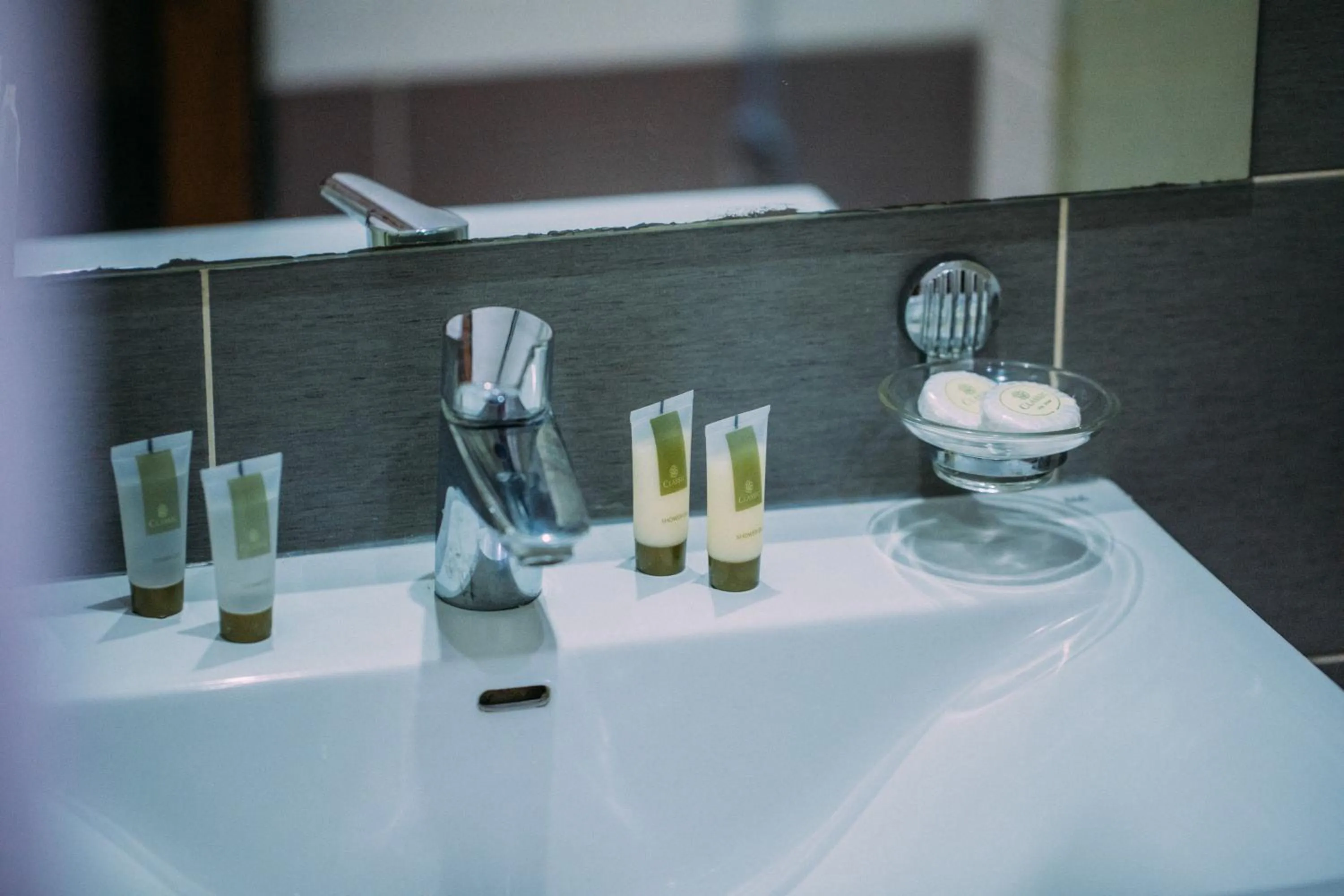 Bathroom in Kantar Hotel