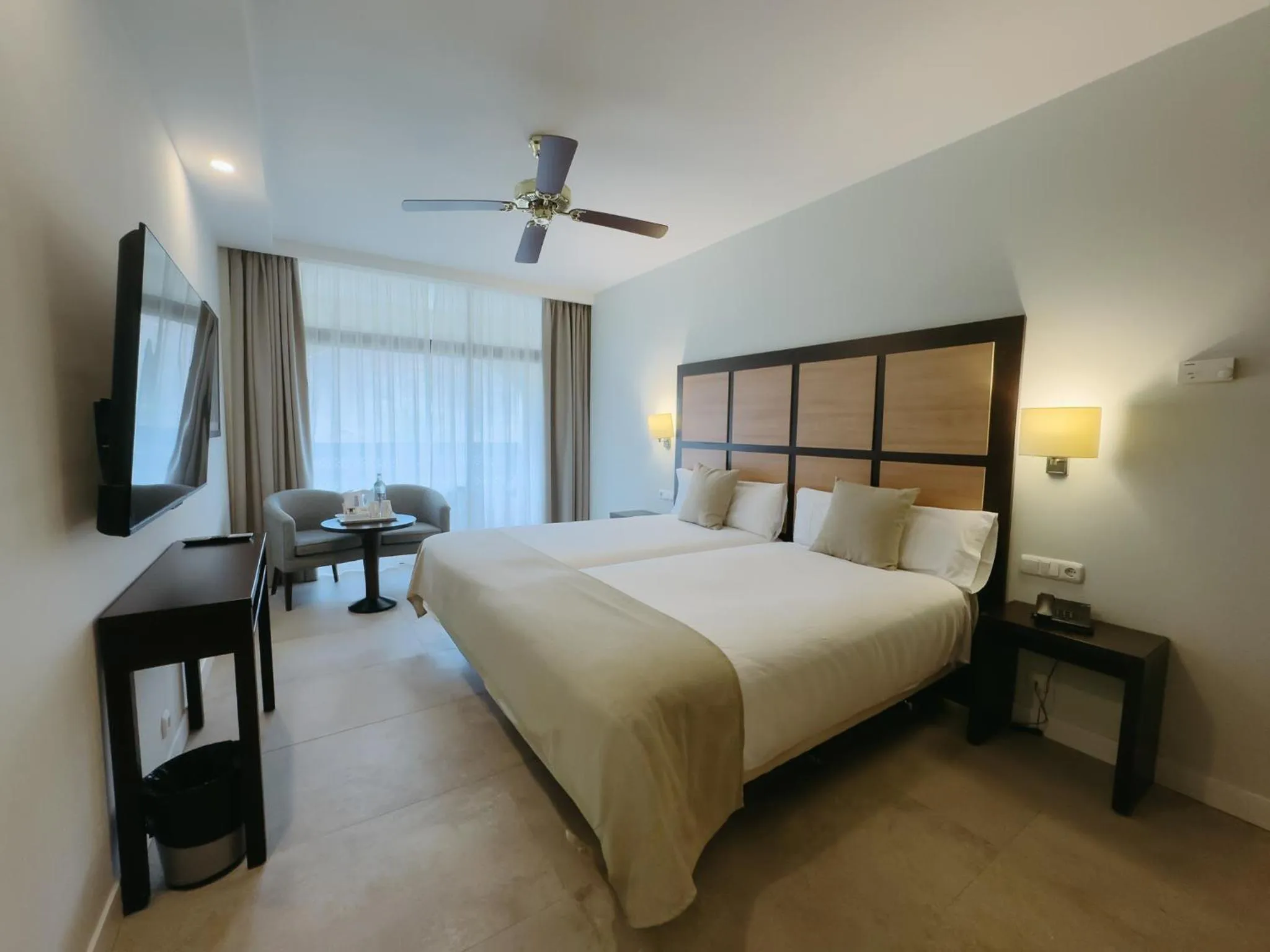 Area and facilities, Bed in Hotel LIVVO Jandía Golf