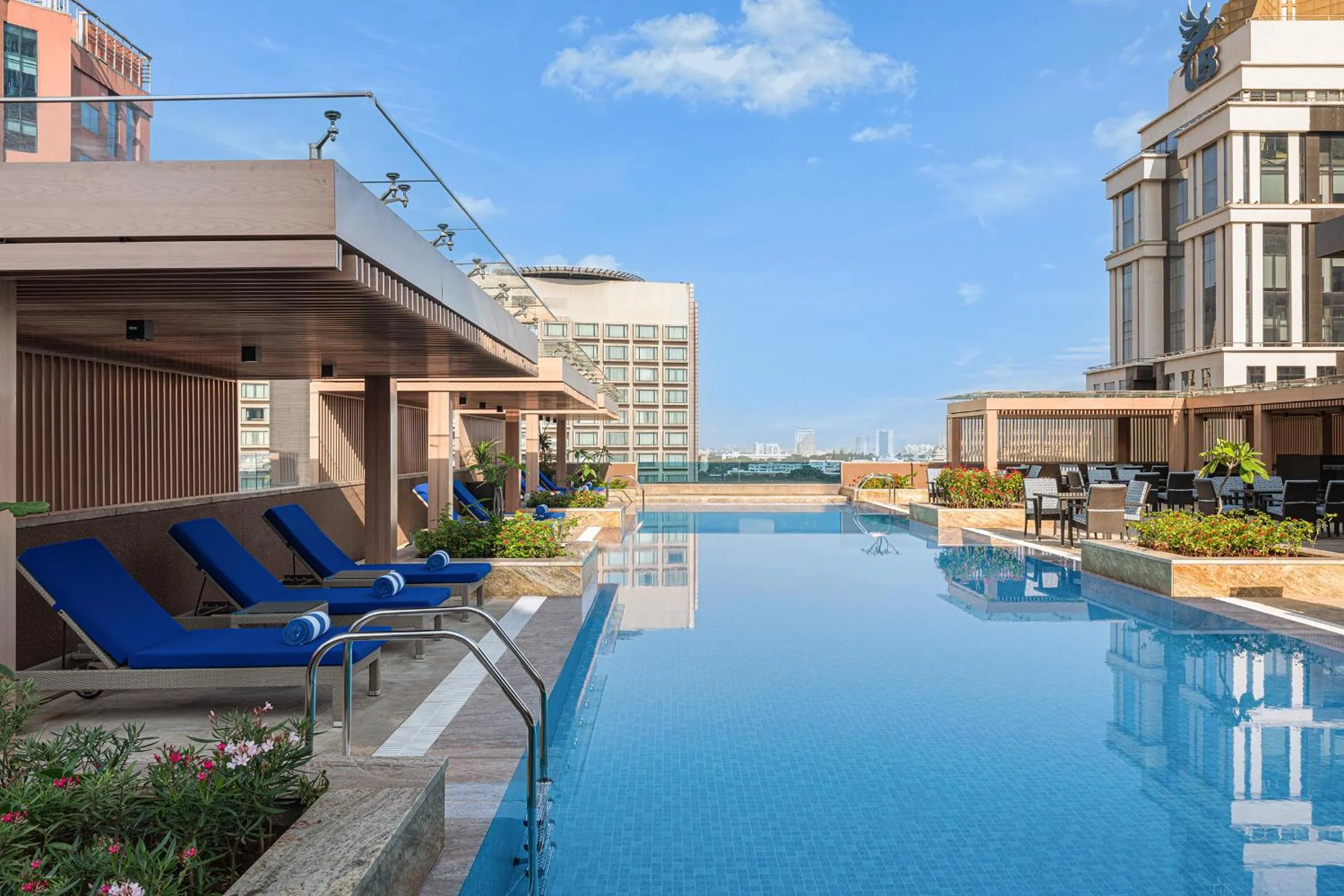 Swimming pool in Marriott Executive Apartments Bengaluru UB City