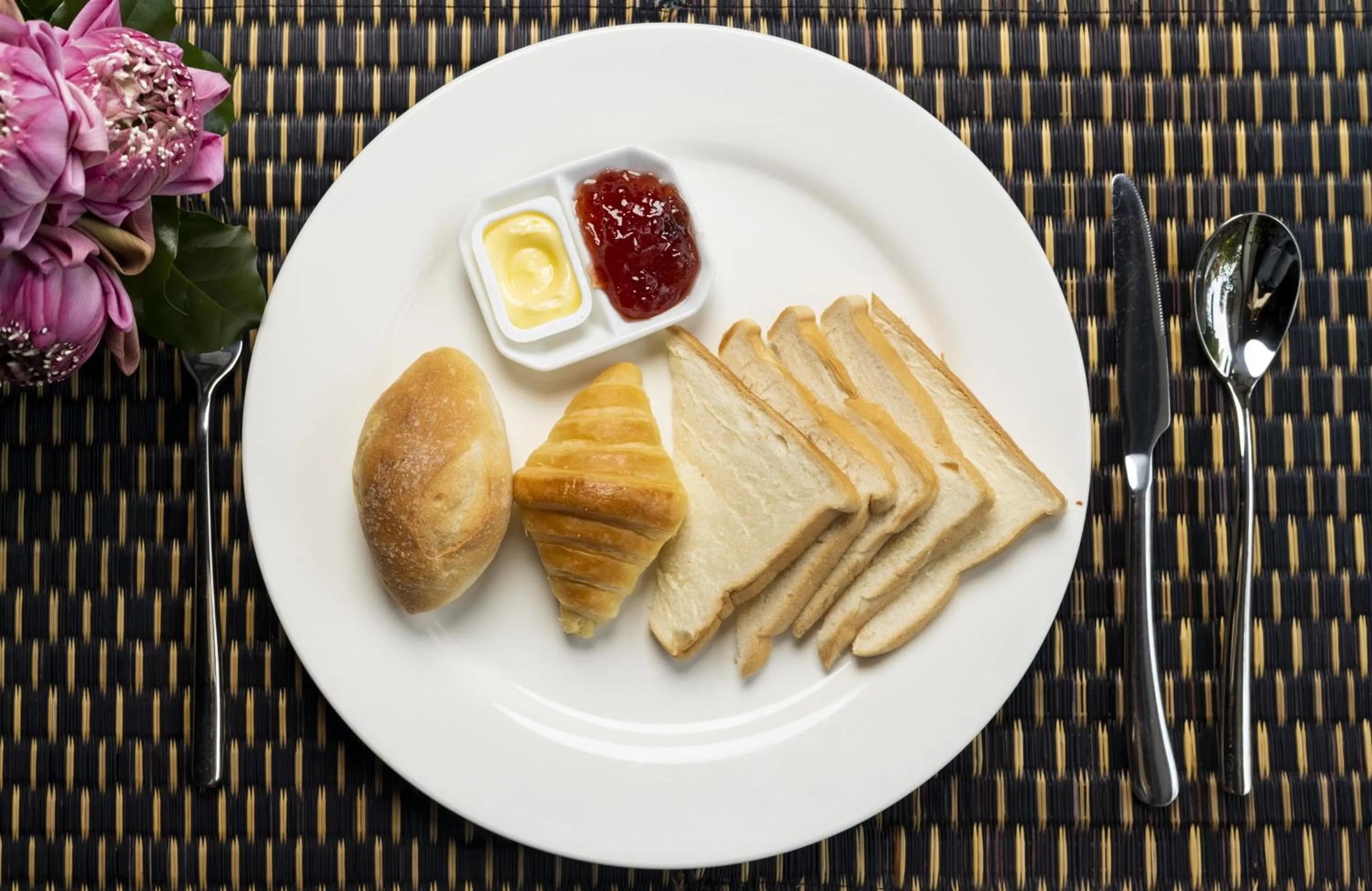 Breakfast in Le Vert Angkor Hotel