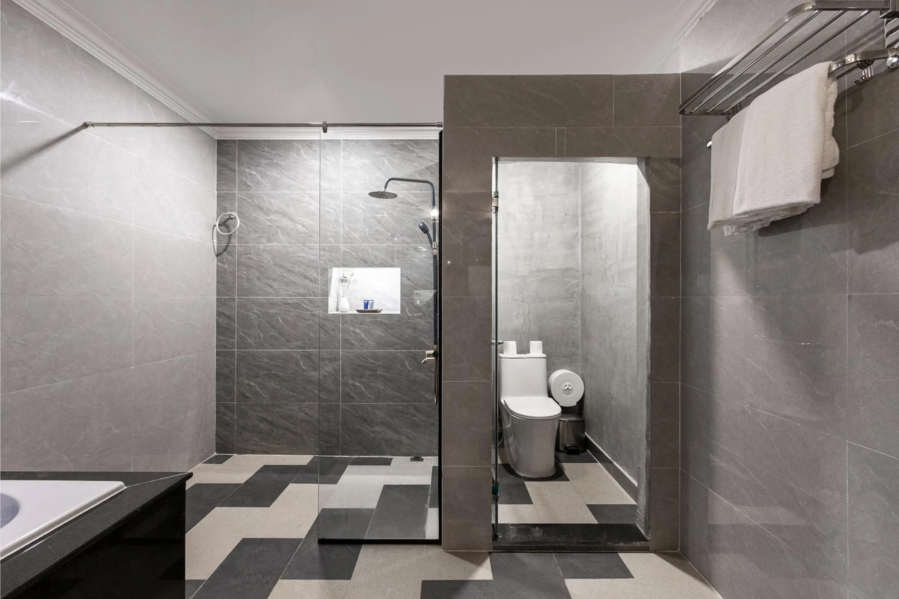 Shower in Le Vert Angkor Hotel