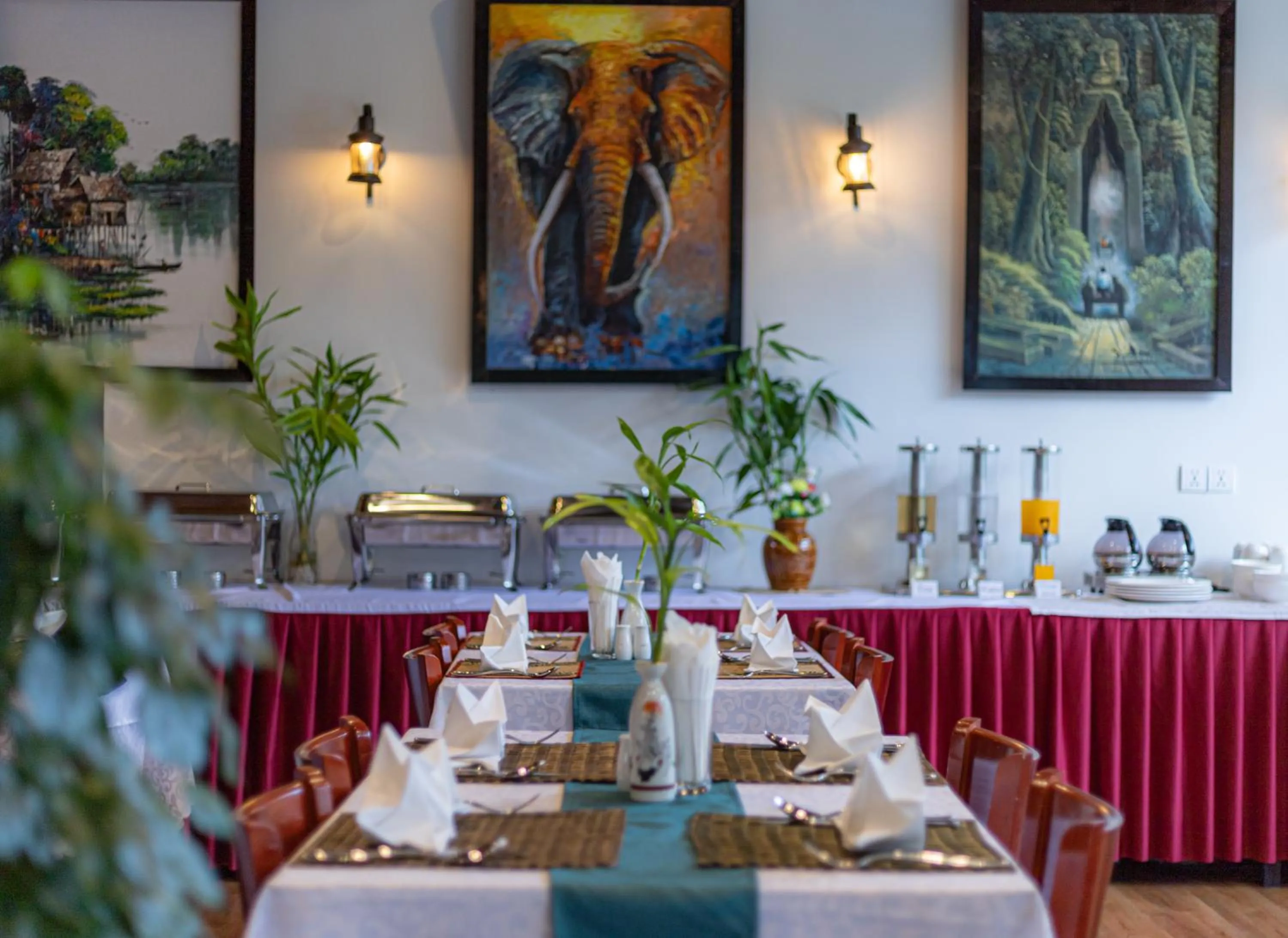Restaurant/places to eat in Le Vert Angkor Hotel