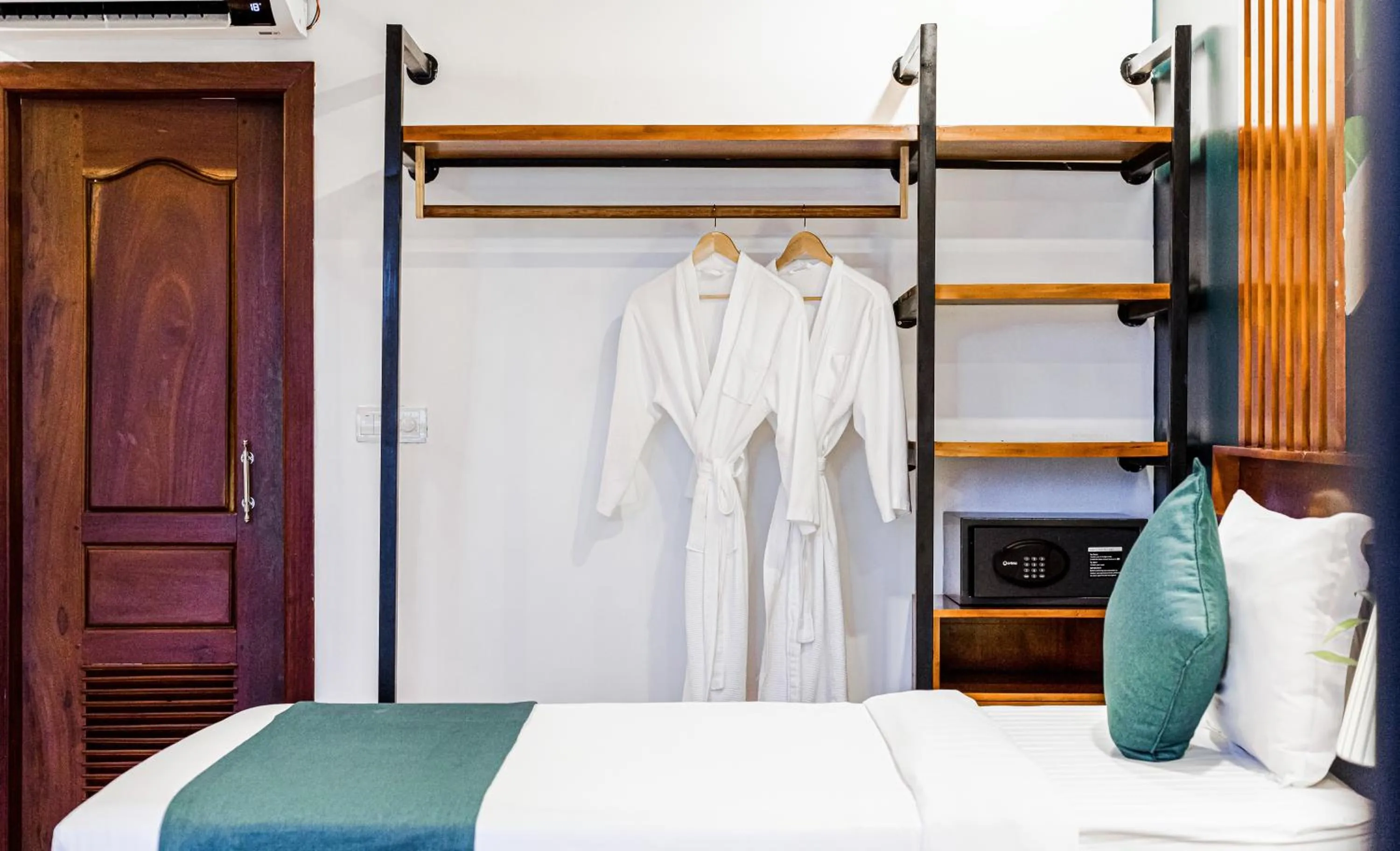 Bedroom, Bed in Le Vert Angkor Hotel