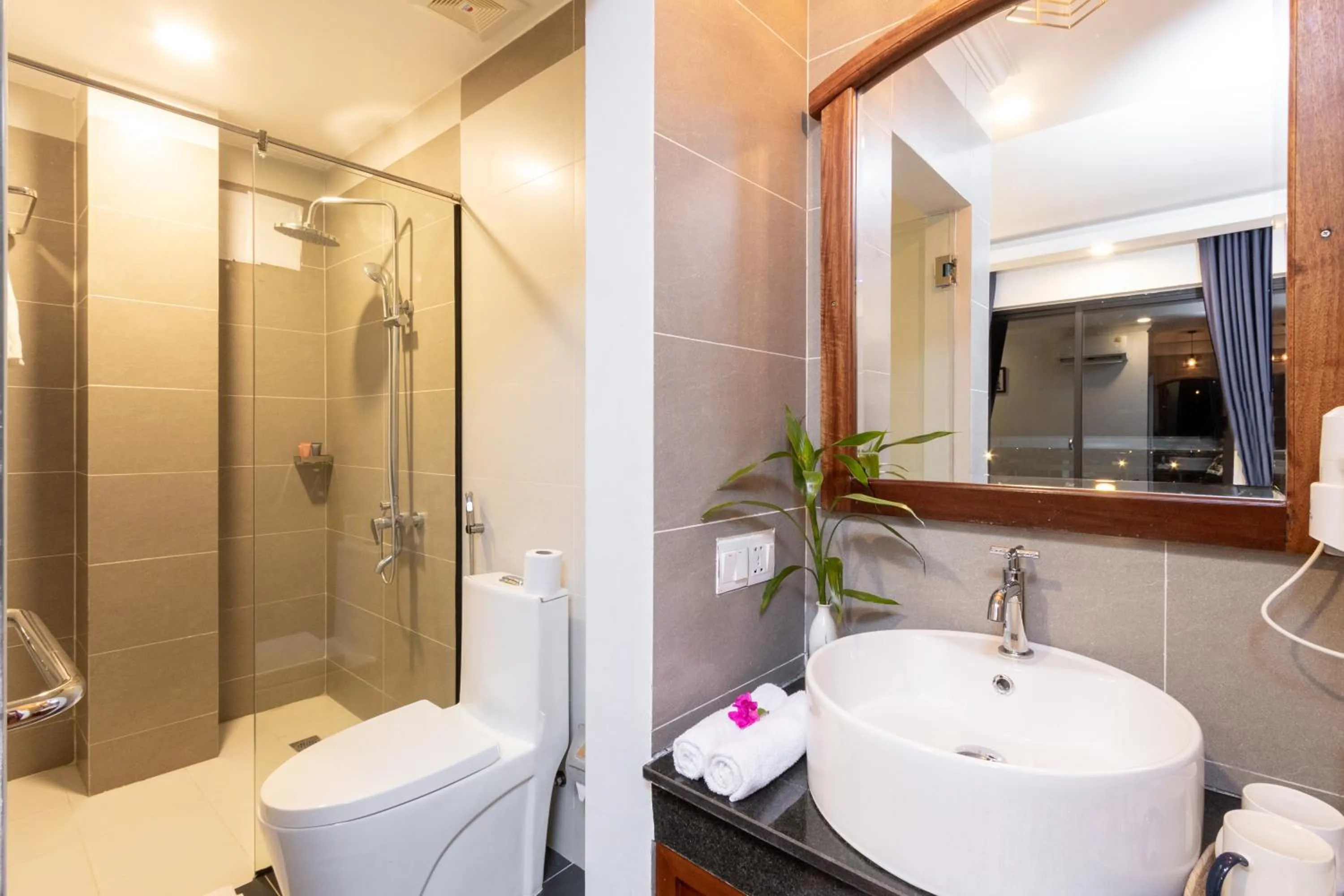 Bathroom in Le Vert Angkor Hotel