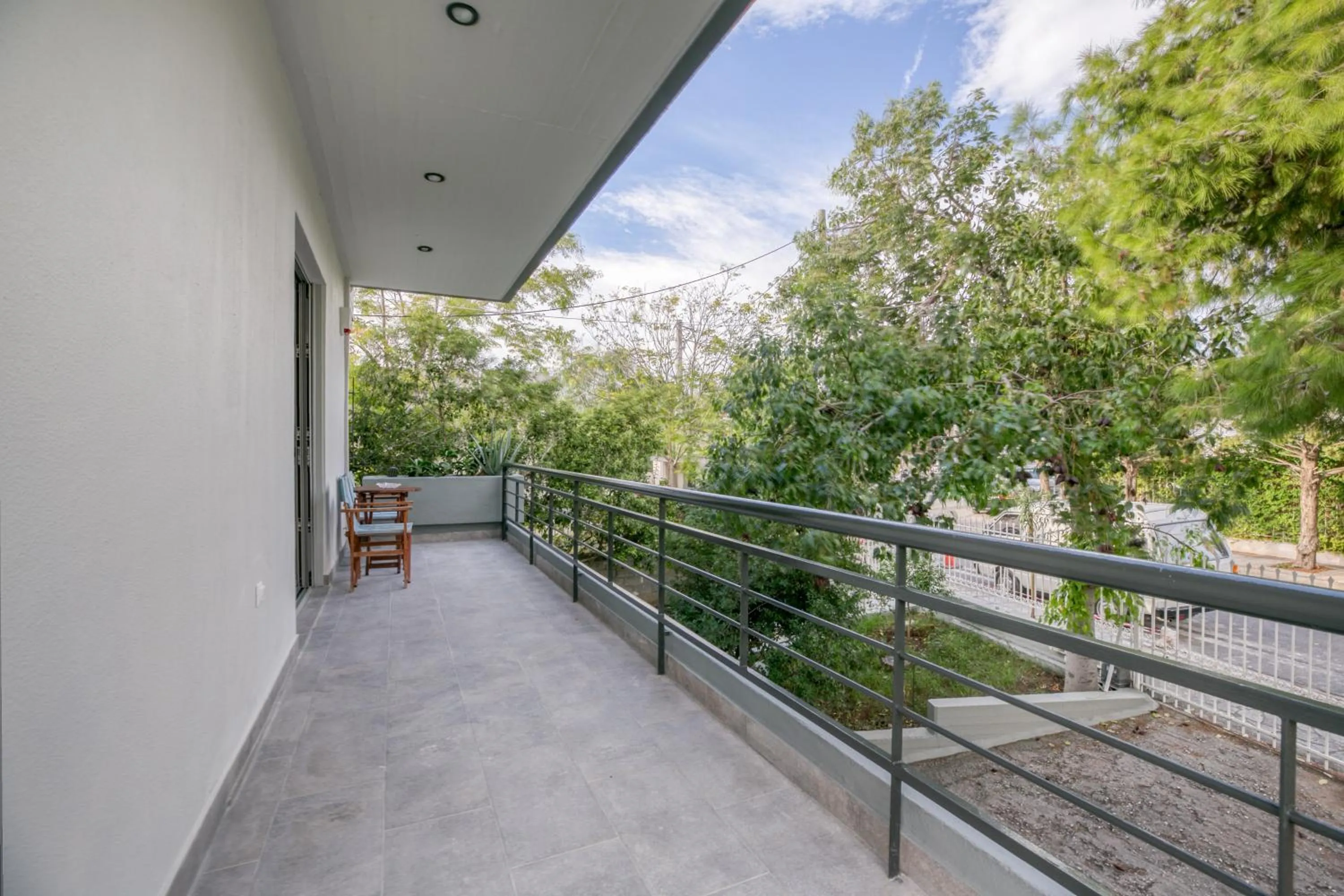 Day in Athena's South Apartment