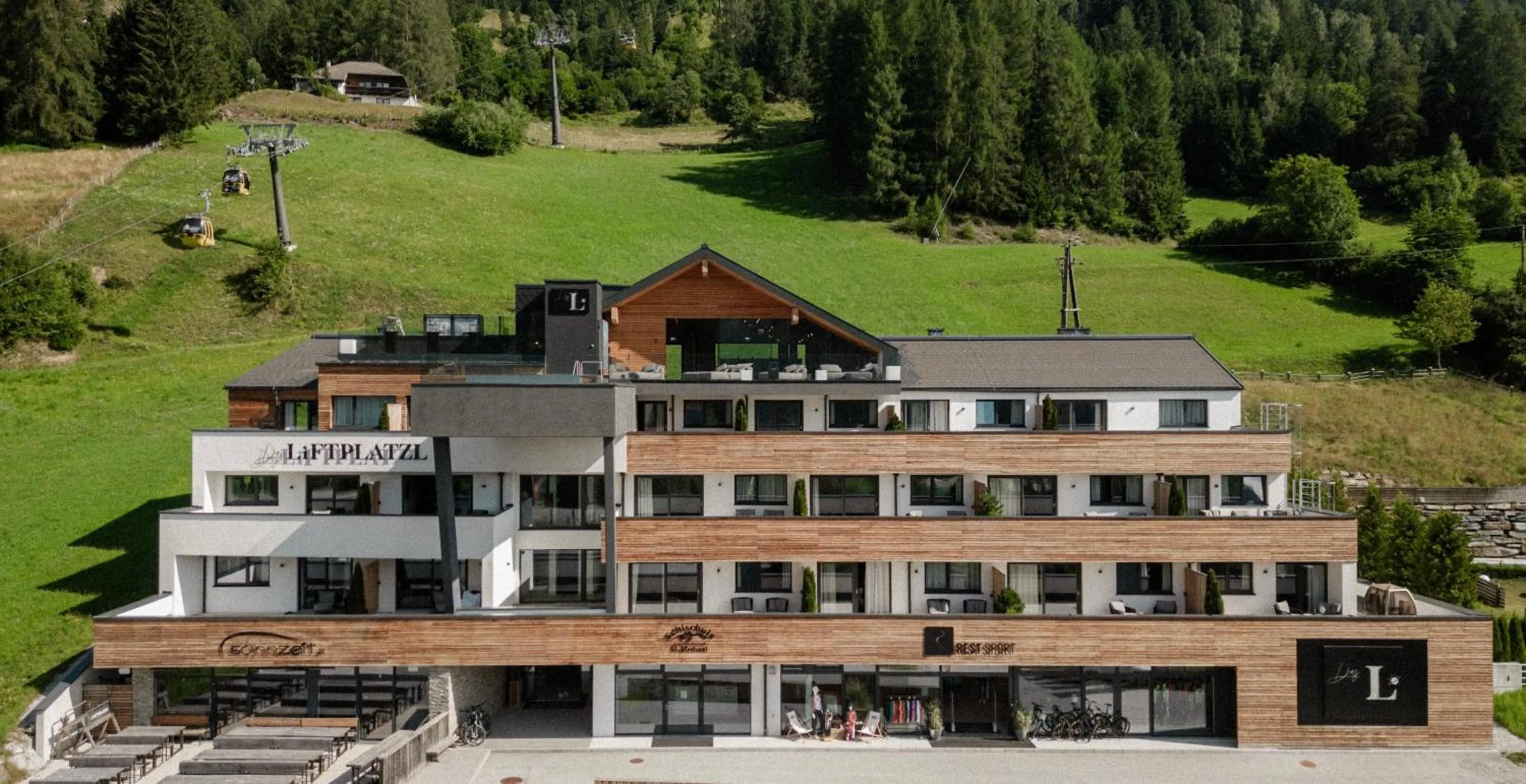 Property building in Das Liftplatzl